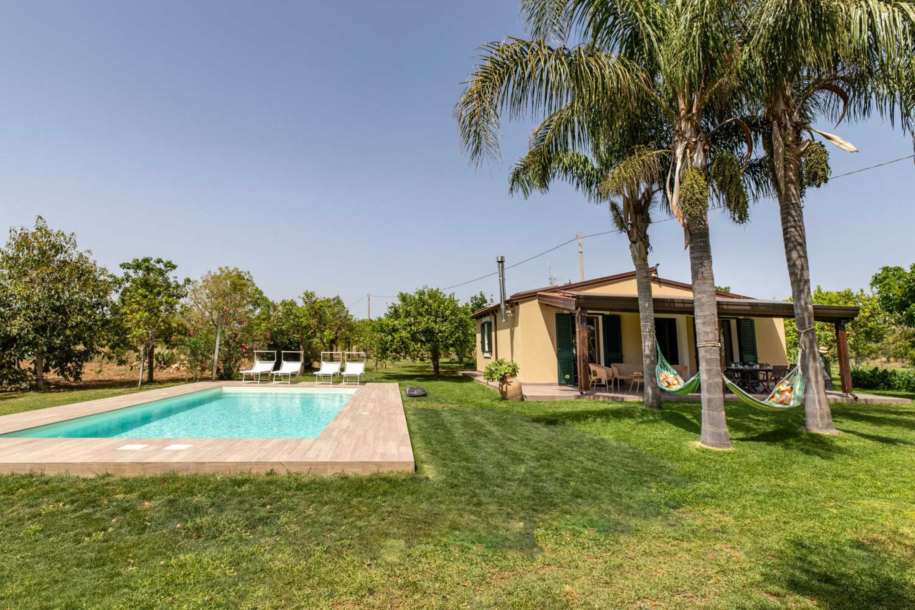 Villa photo 2