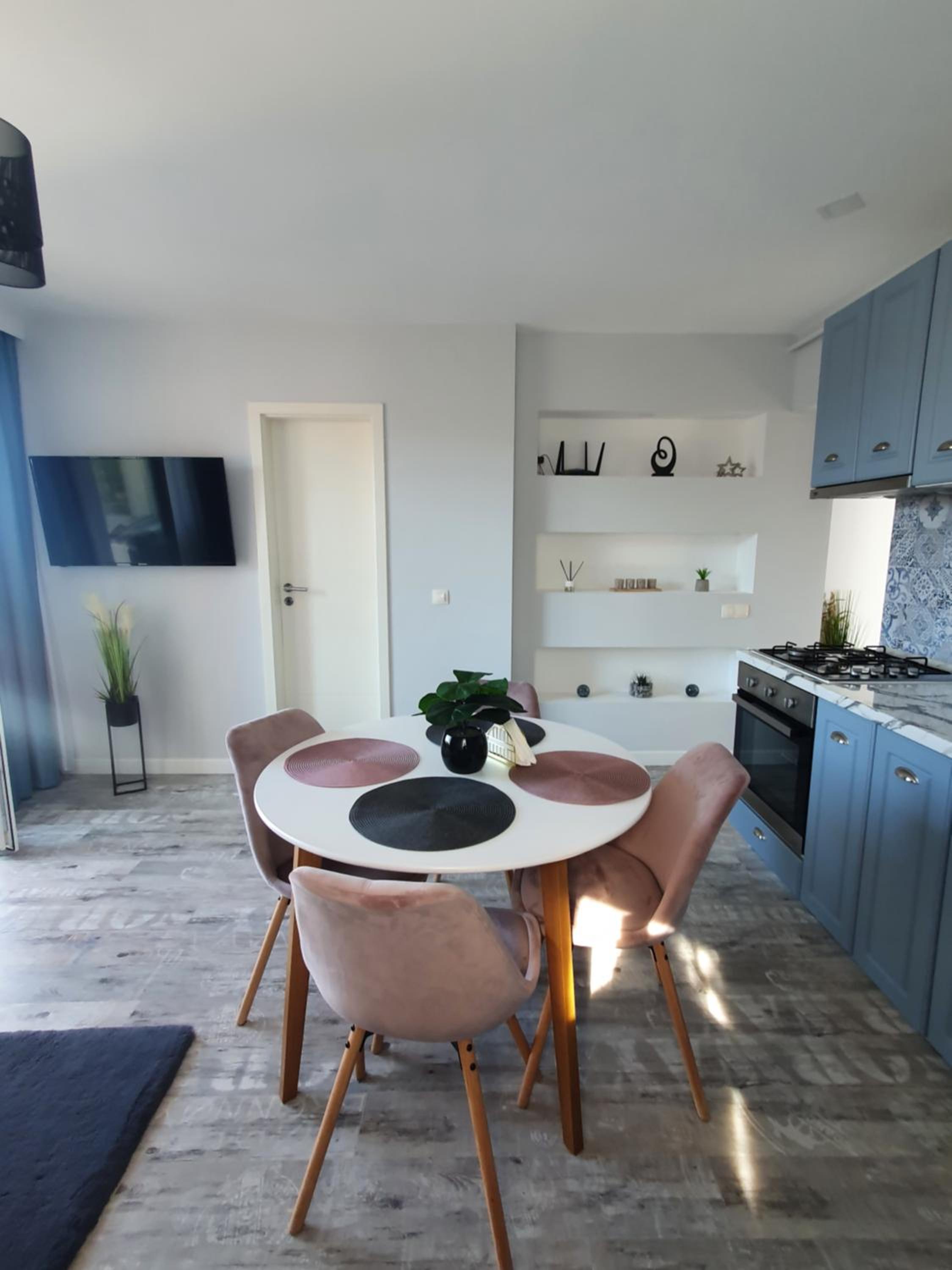 Two-Bedroom Apartment - Photo 17
