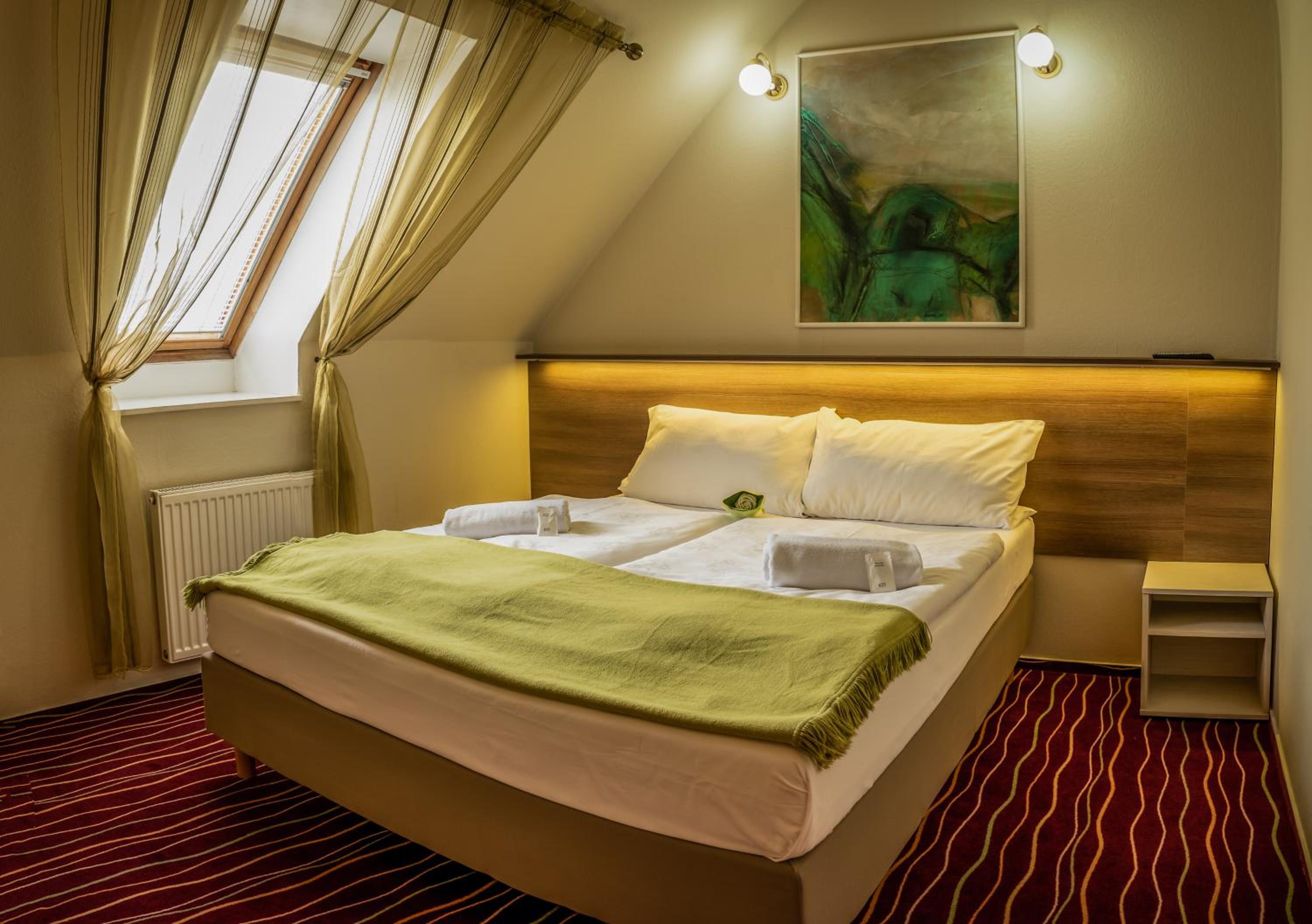 Suite with Spa Bath - Photo 1