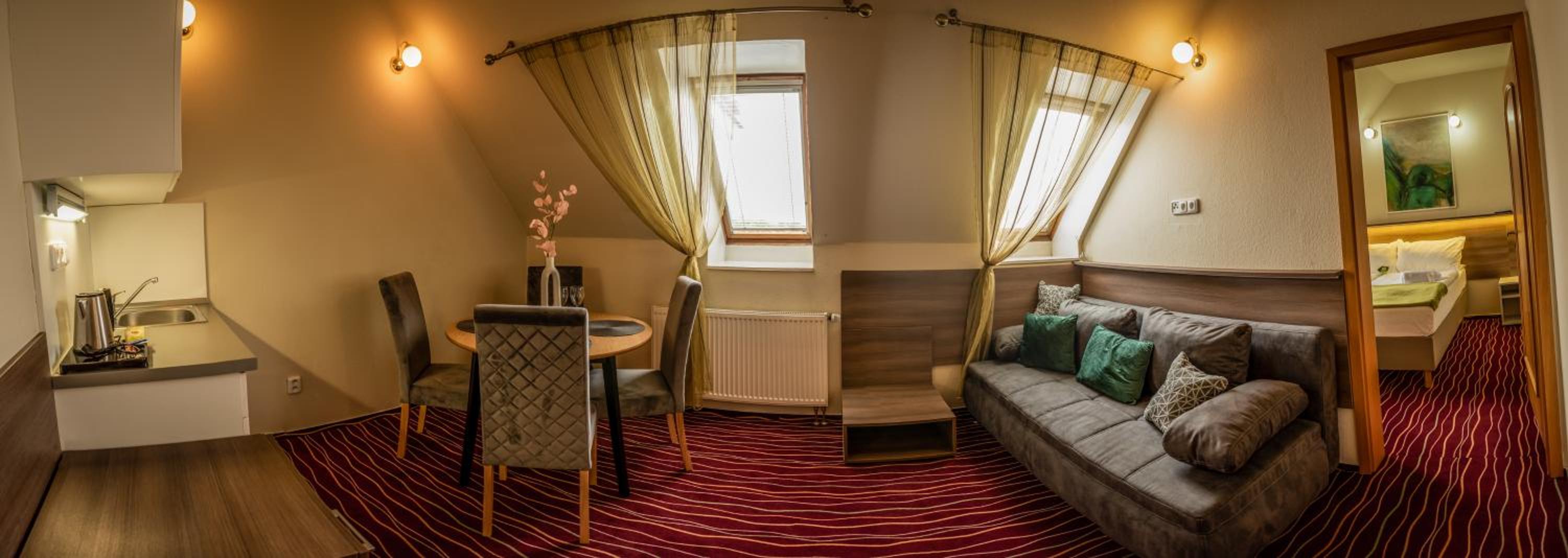Suite with Spa Bath - Photo 5