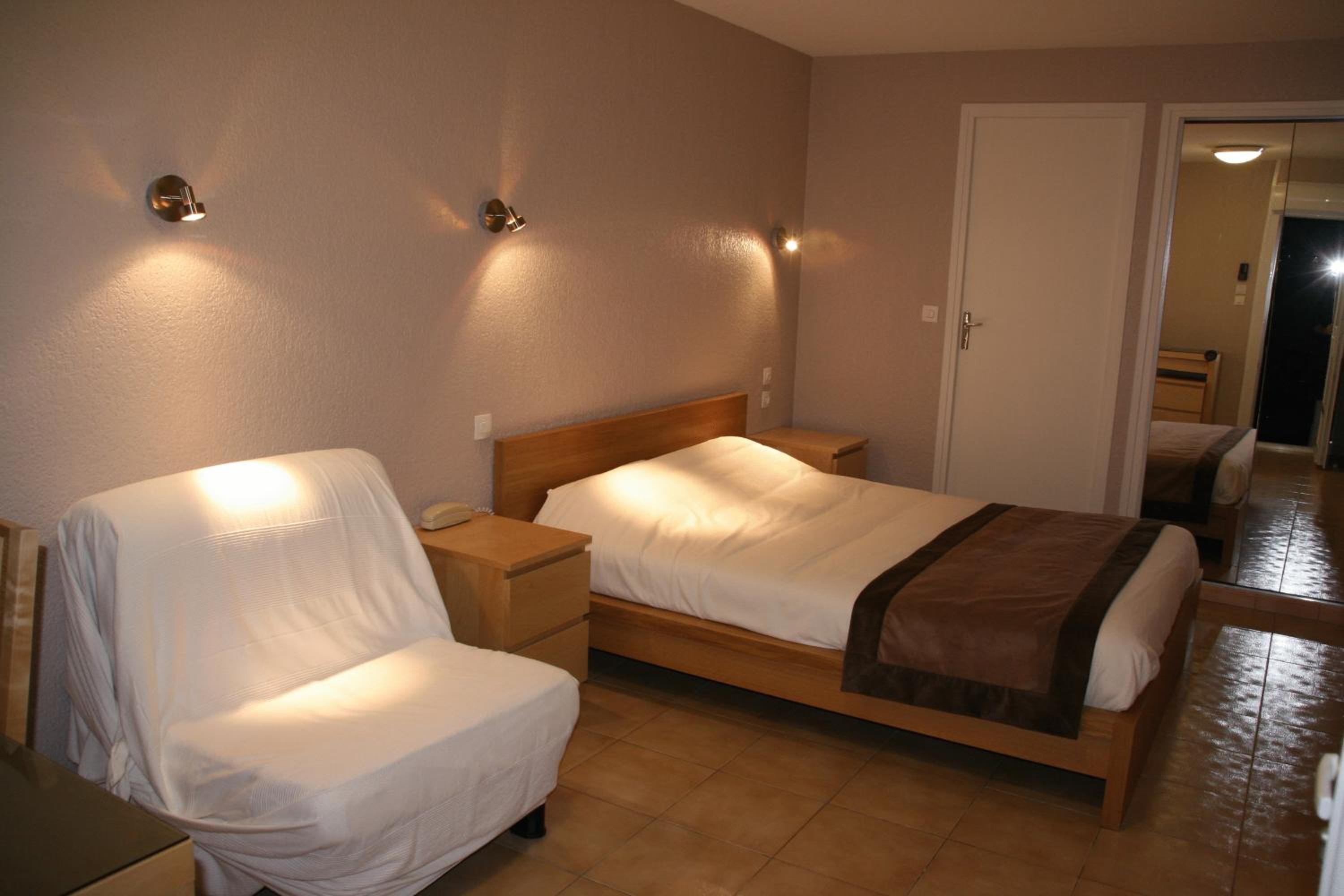 Double Room with Shared Terrace