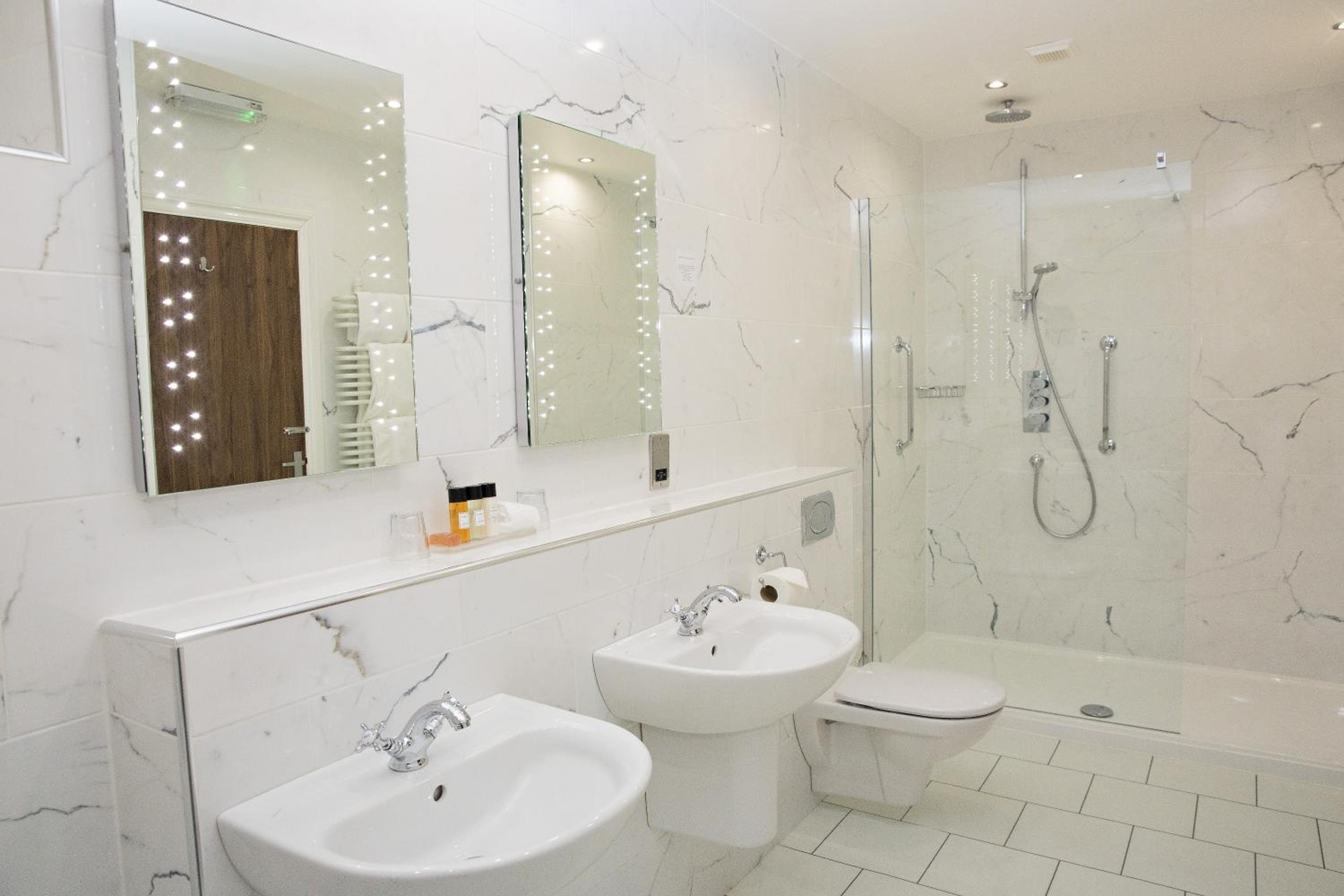 Prestige Twin Room photo 2