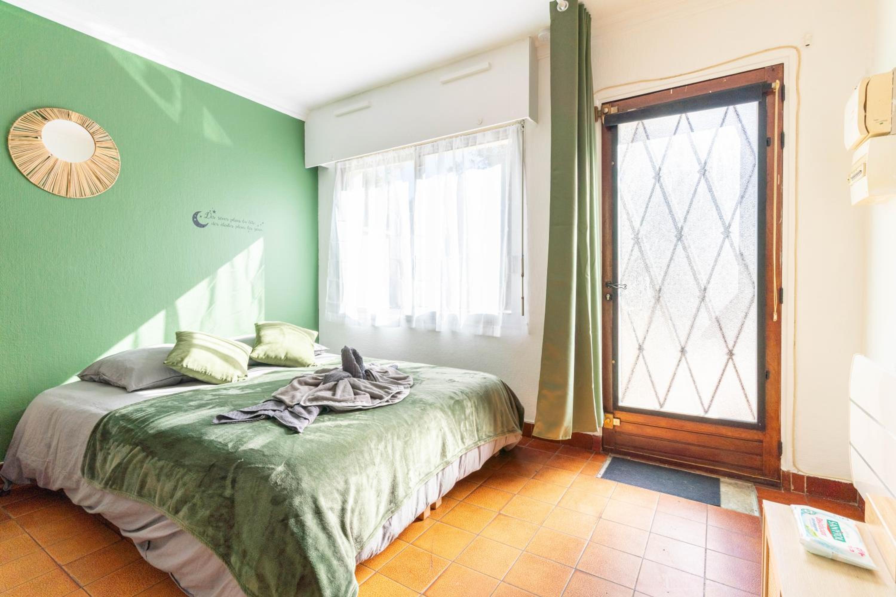 Studio with Terrace photo 2
