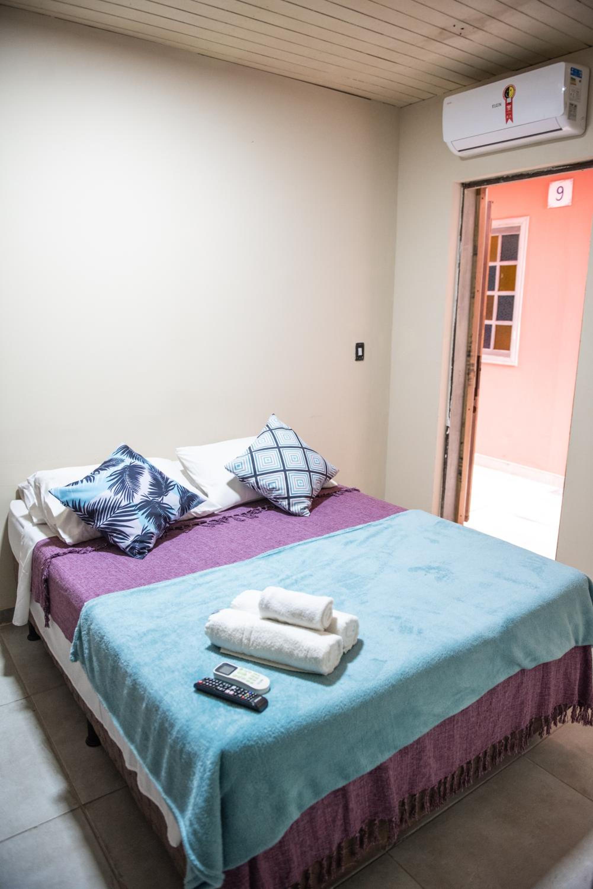 Budget Double Room - Photo 6