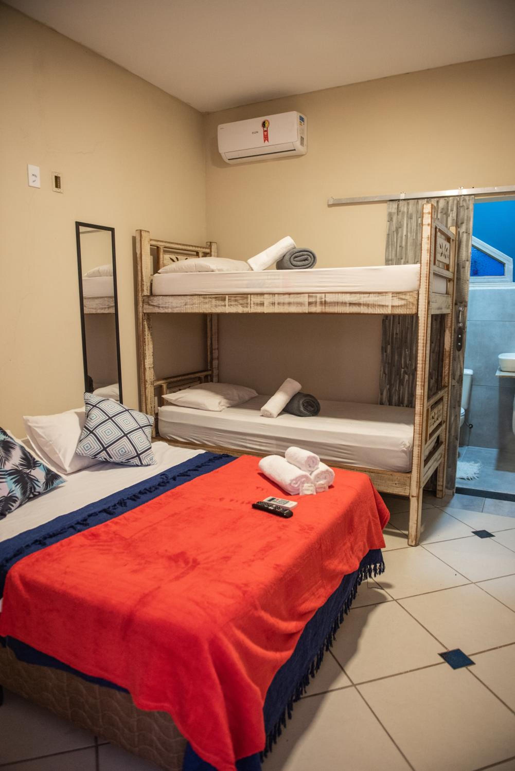 Quadruple Room - Photo 25