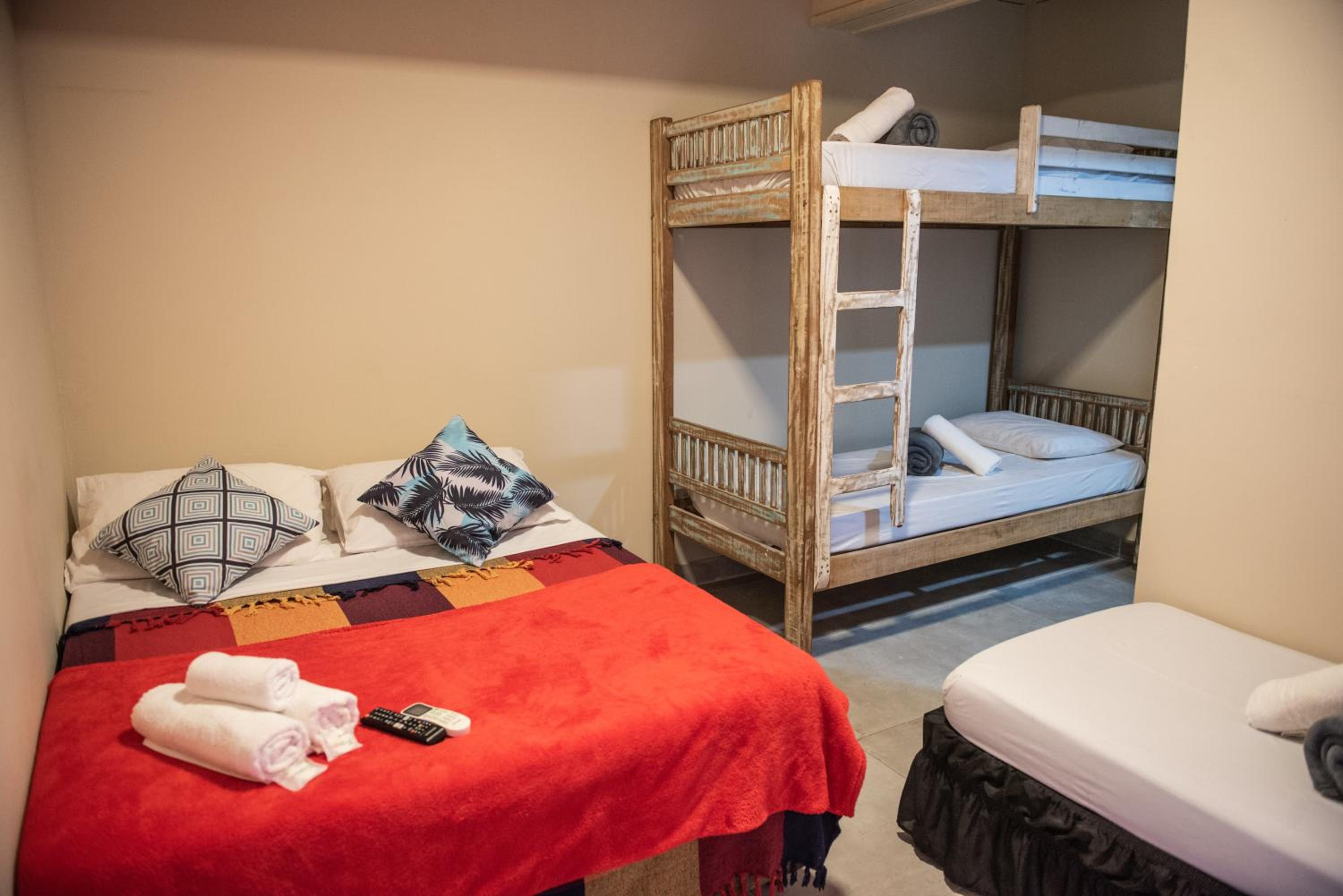 Quadruple Room - Photo 22