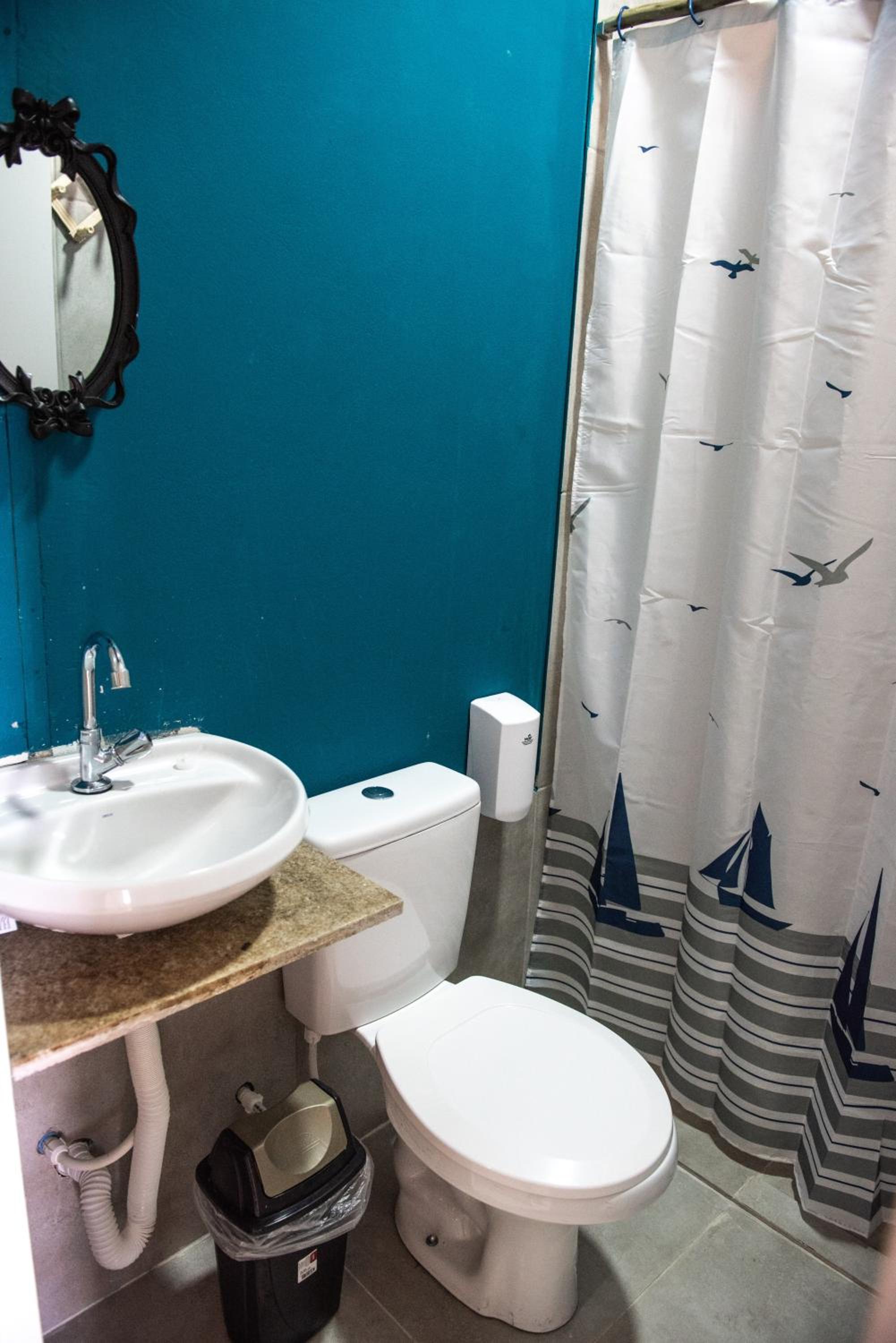 Budget Double Room - Photo 14