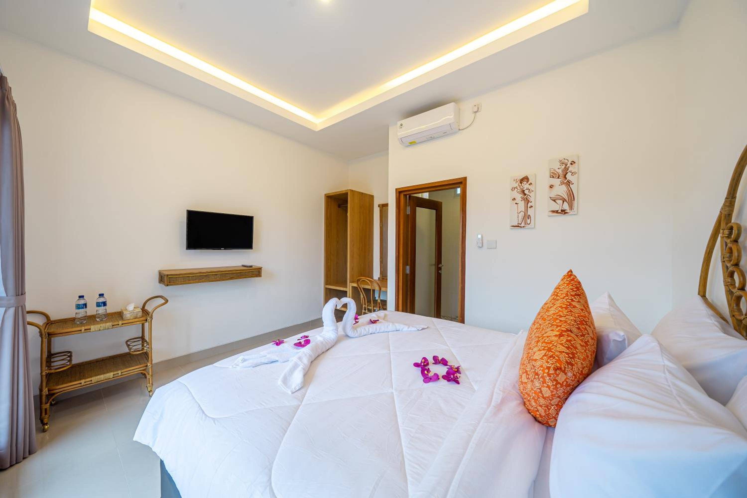 Deluxe Room - Photo 10