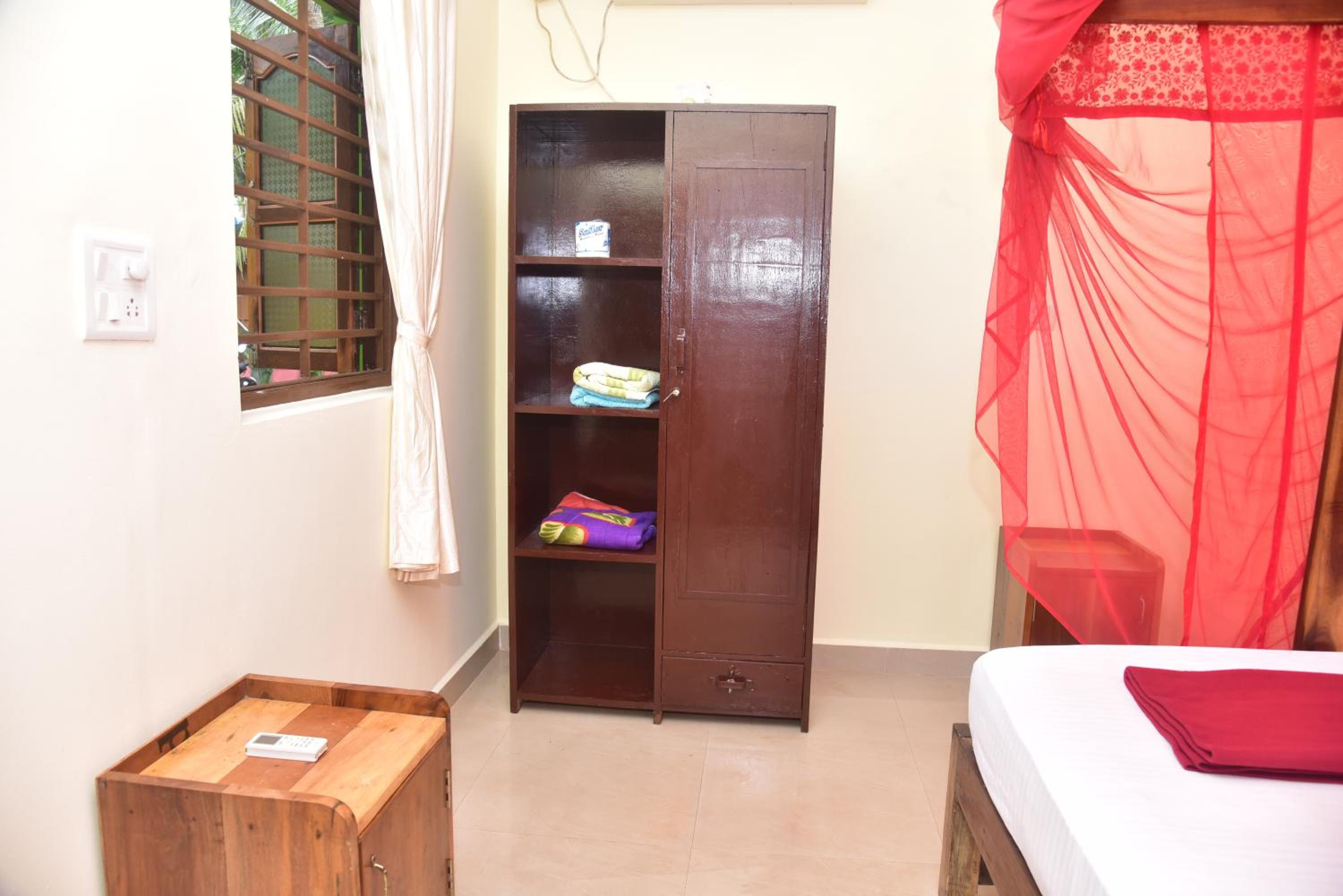 Double Room with AC photo 2