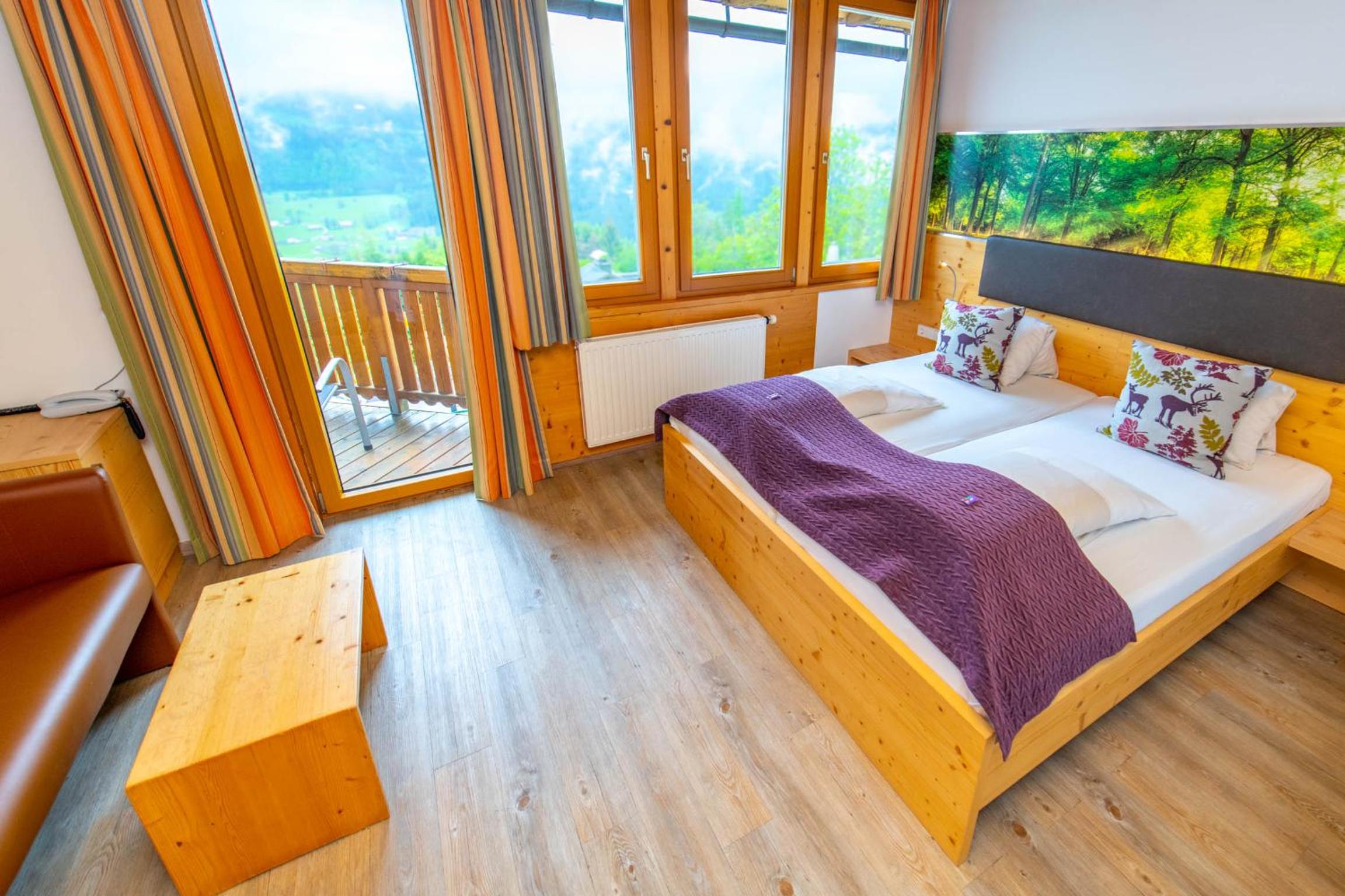 Apartment with Mountain View
