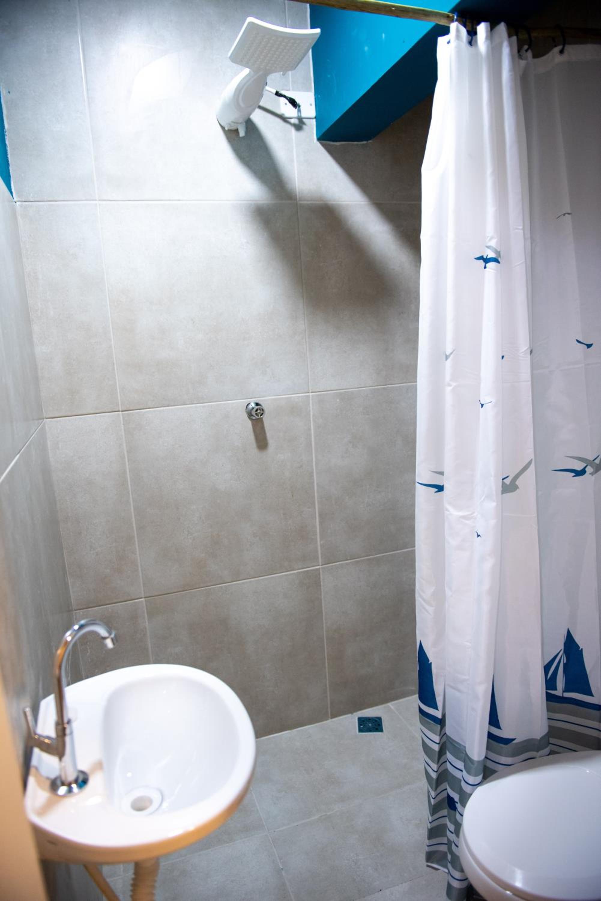 Budget Double Room - Photo 26