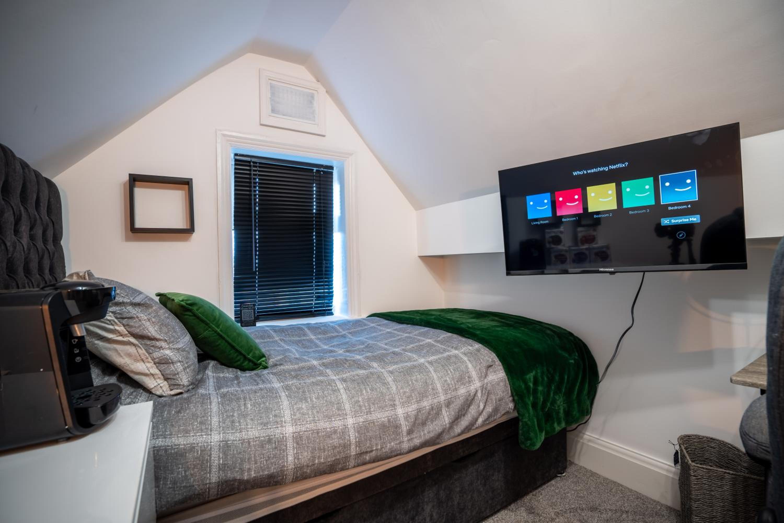 Single Room with Shared Bathroom