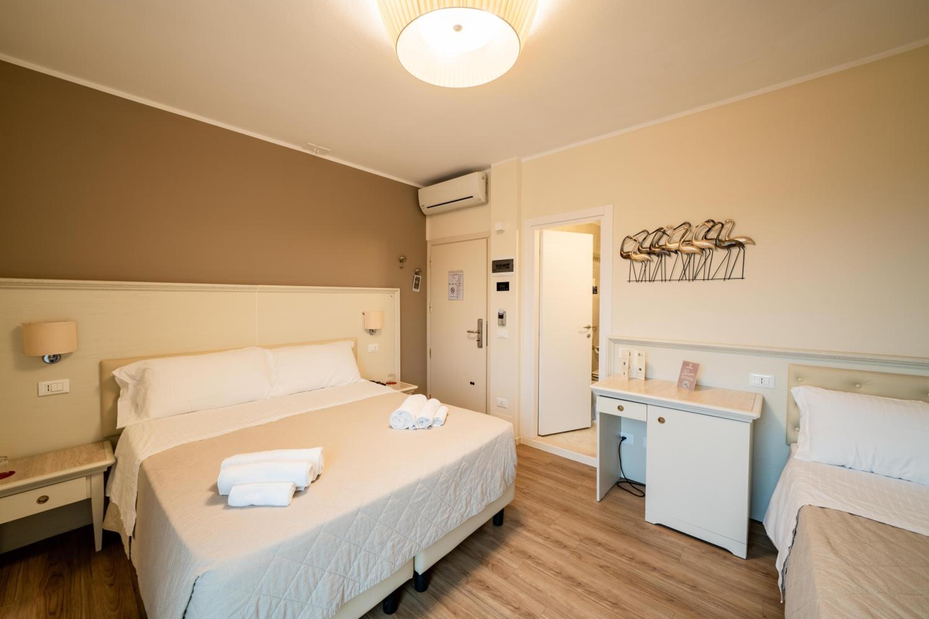 Classic Triple Room - Photo 4