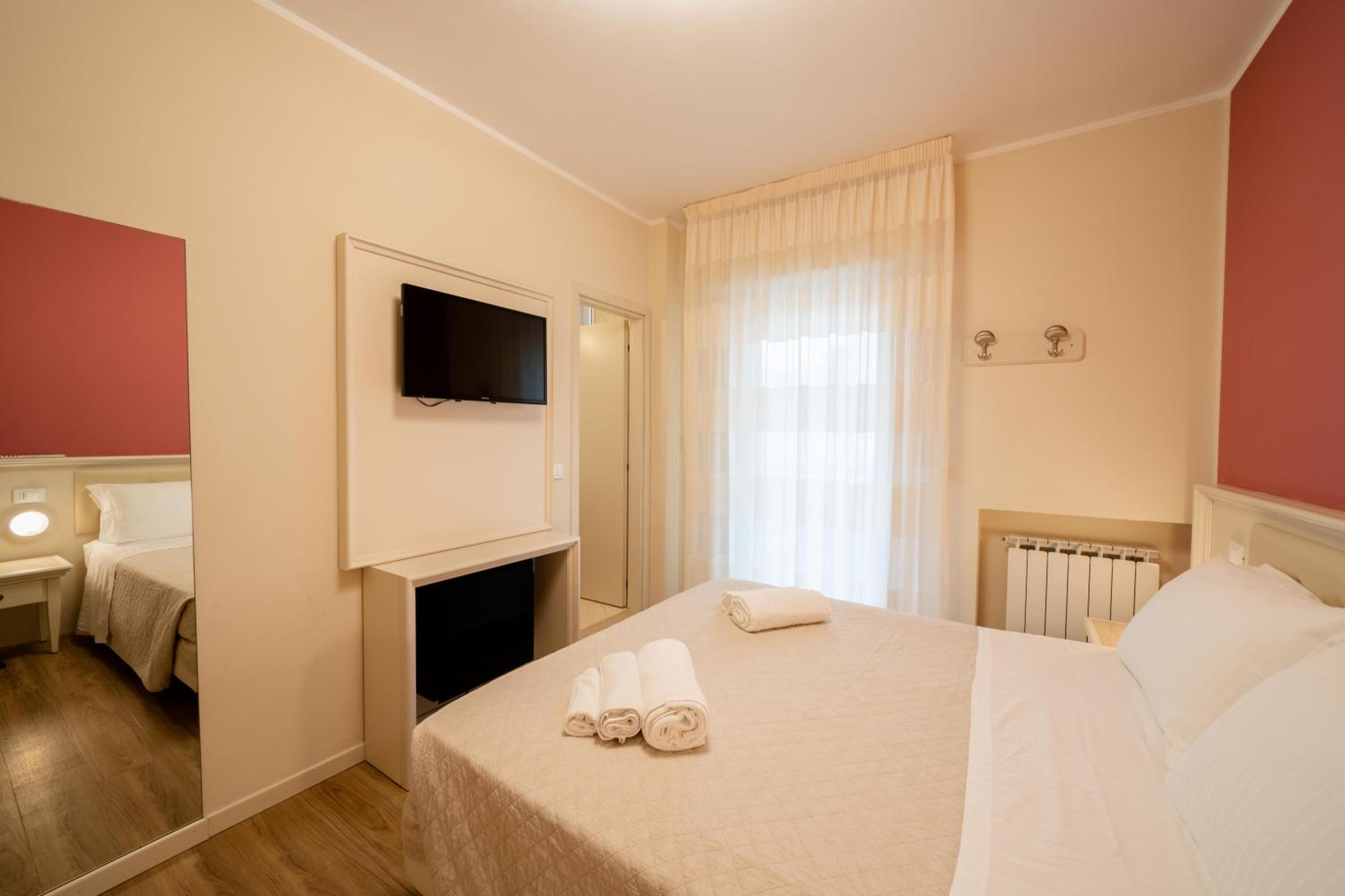 Queen Room - Photo 2