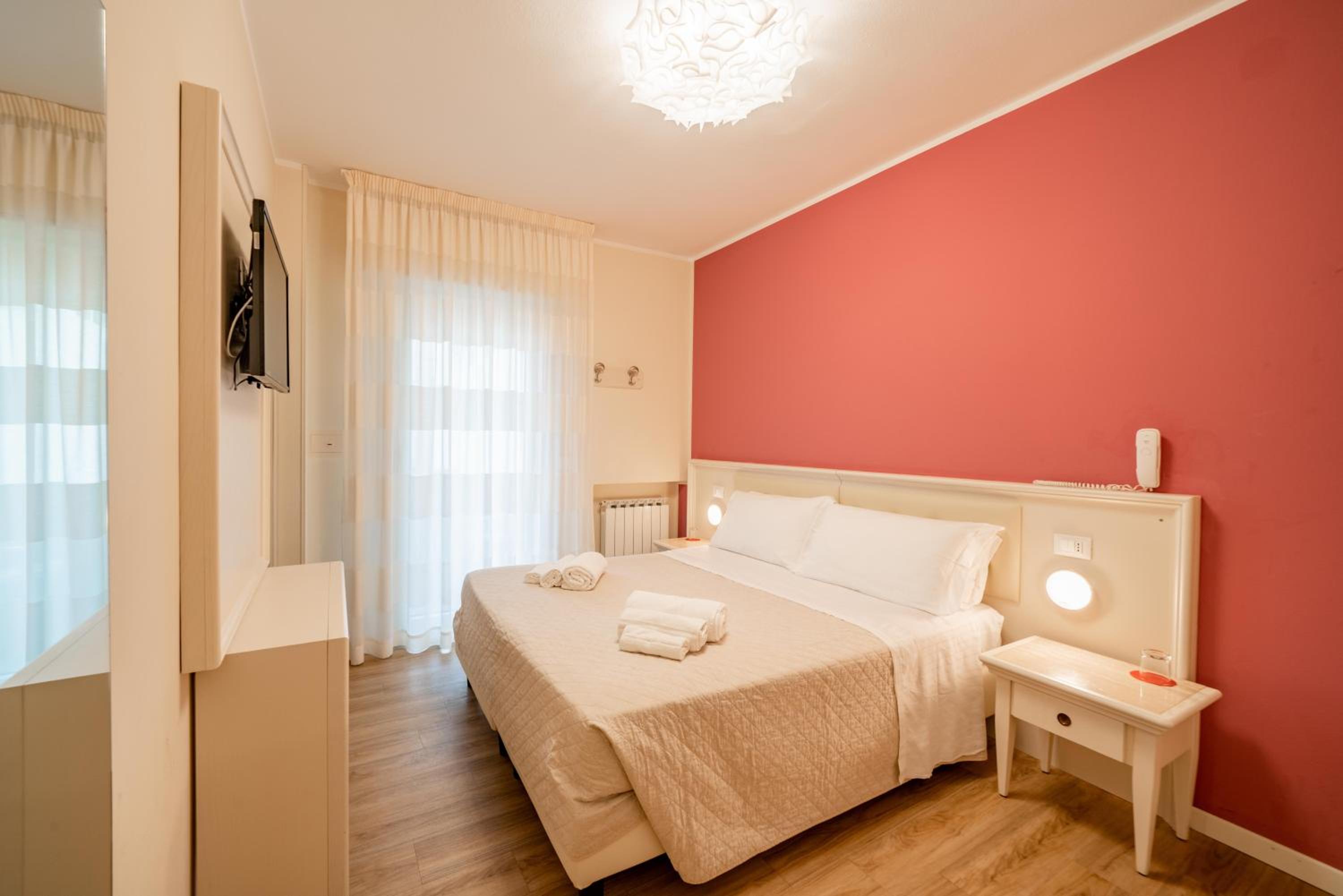 Queen Room - Photo 6