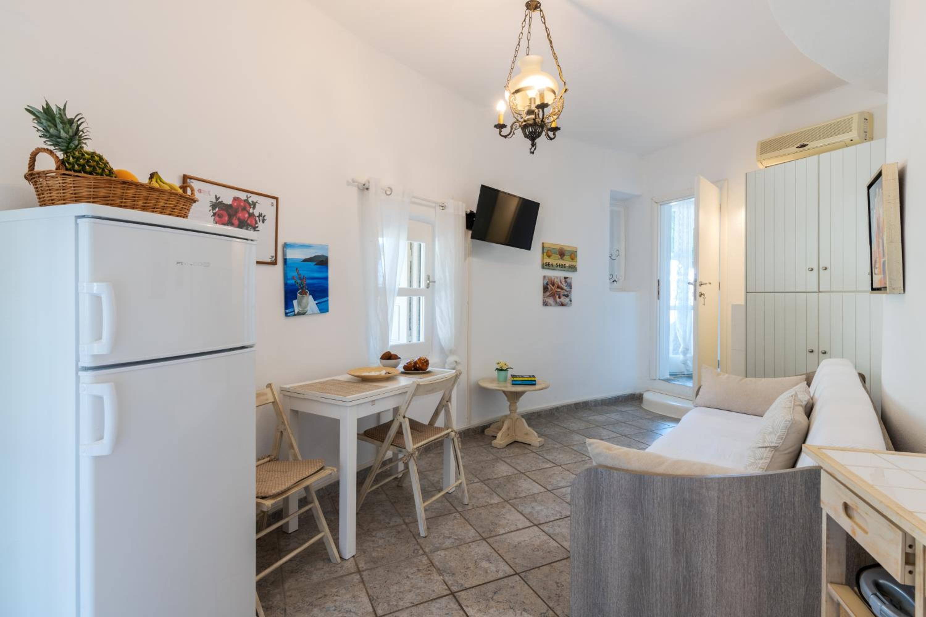 One-Bedroom Apartment - Photo 20