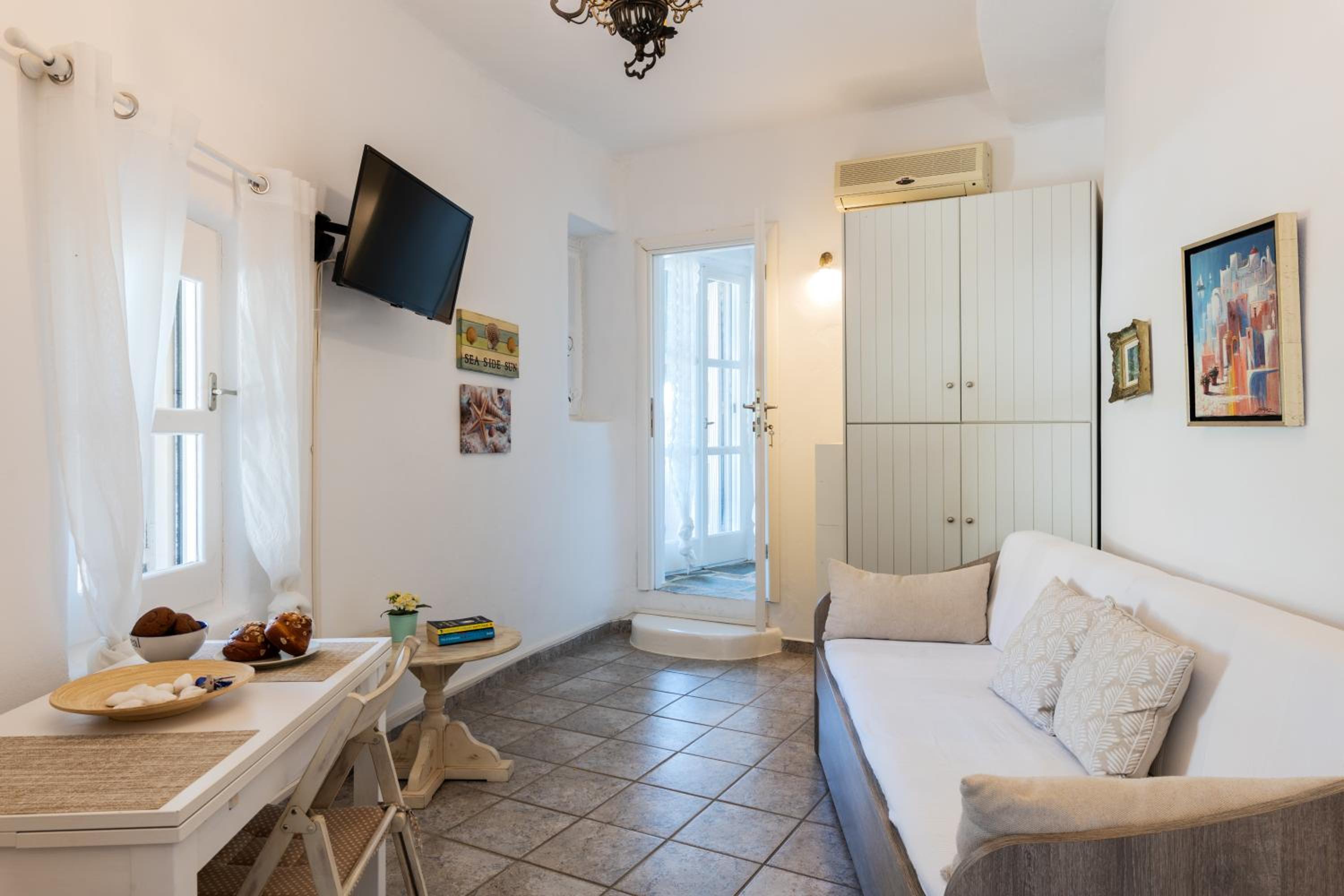 One-Bedroom Apartment - Photo 24