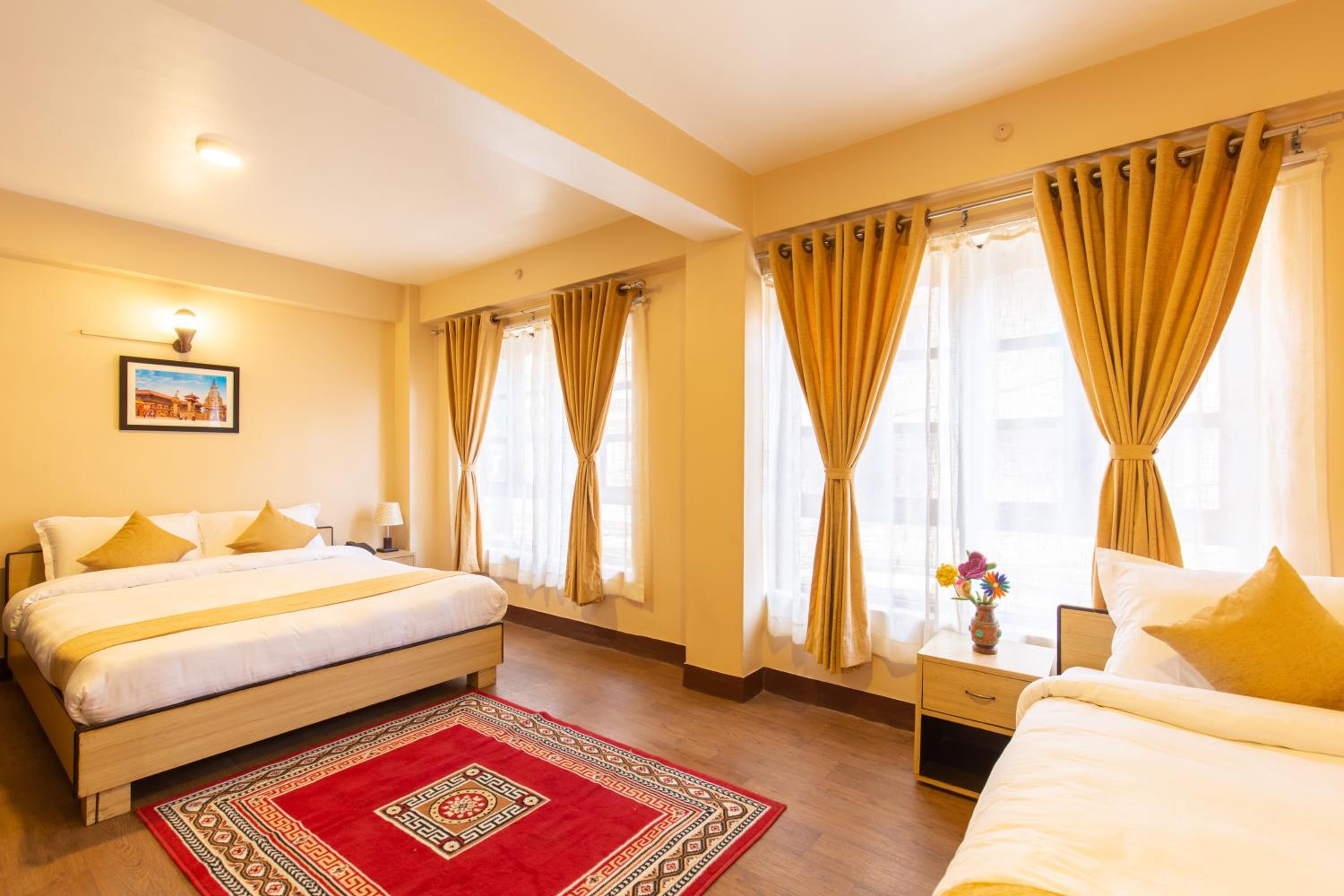 Deluxe Double or Twin Room with City View - Photo 6