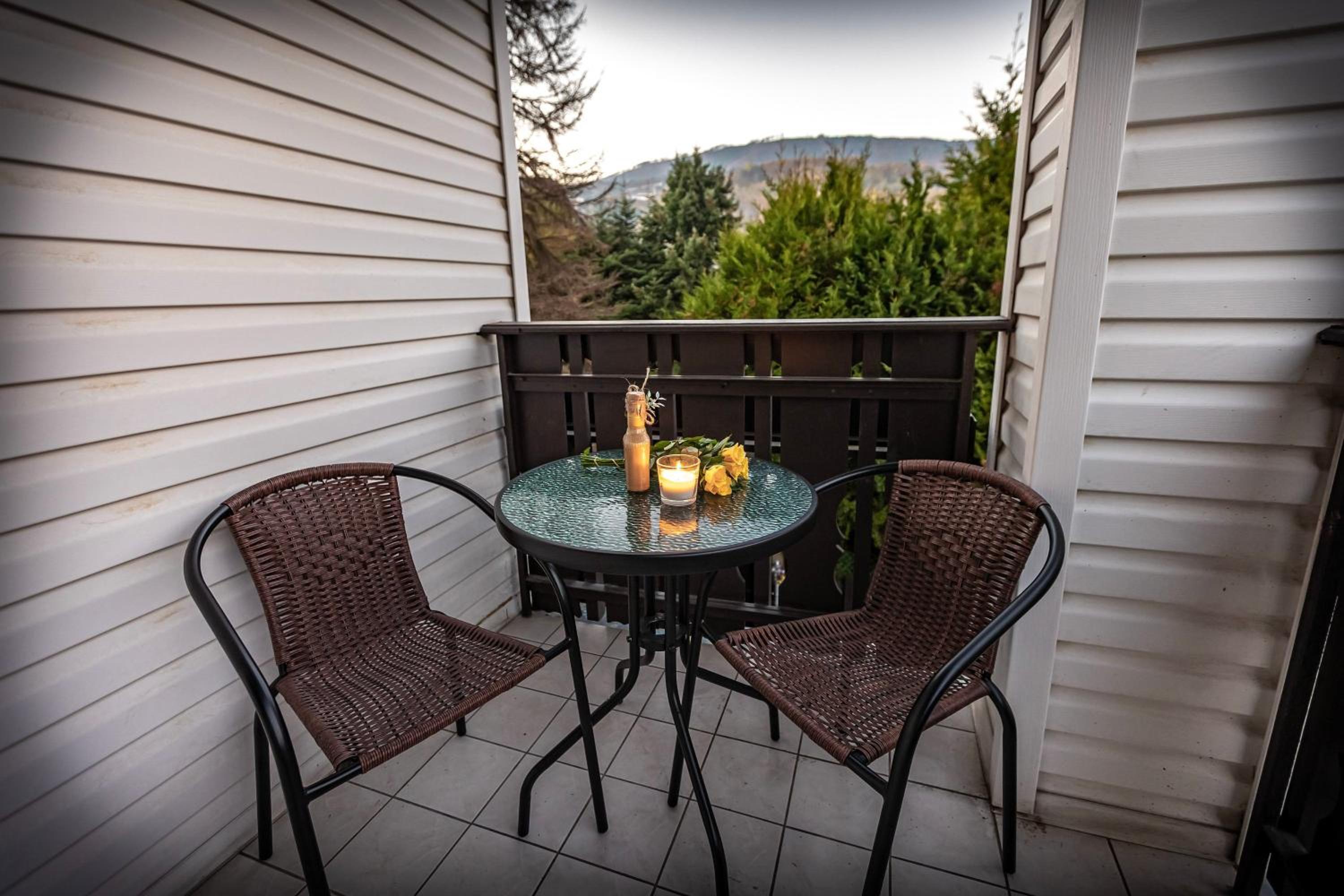 Apartment with Balcony photo 1