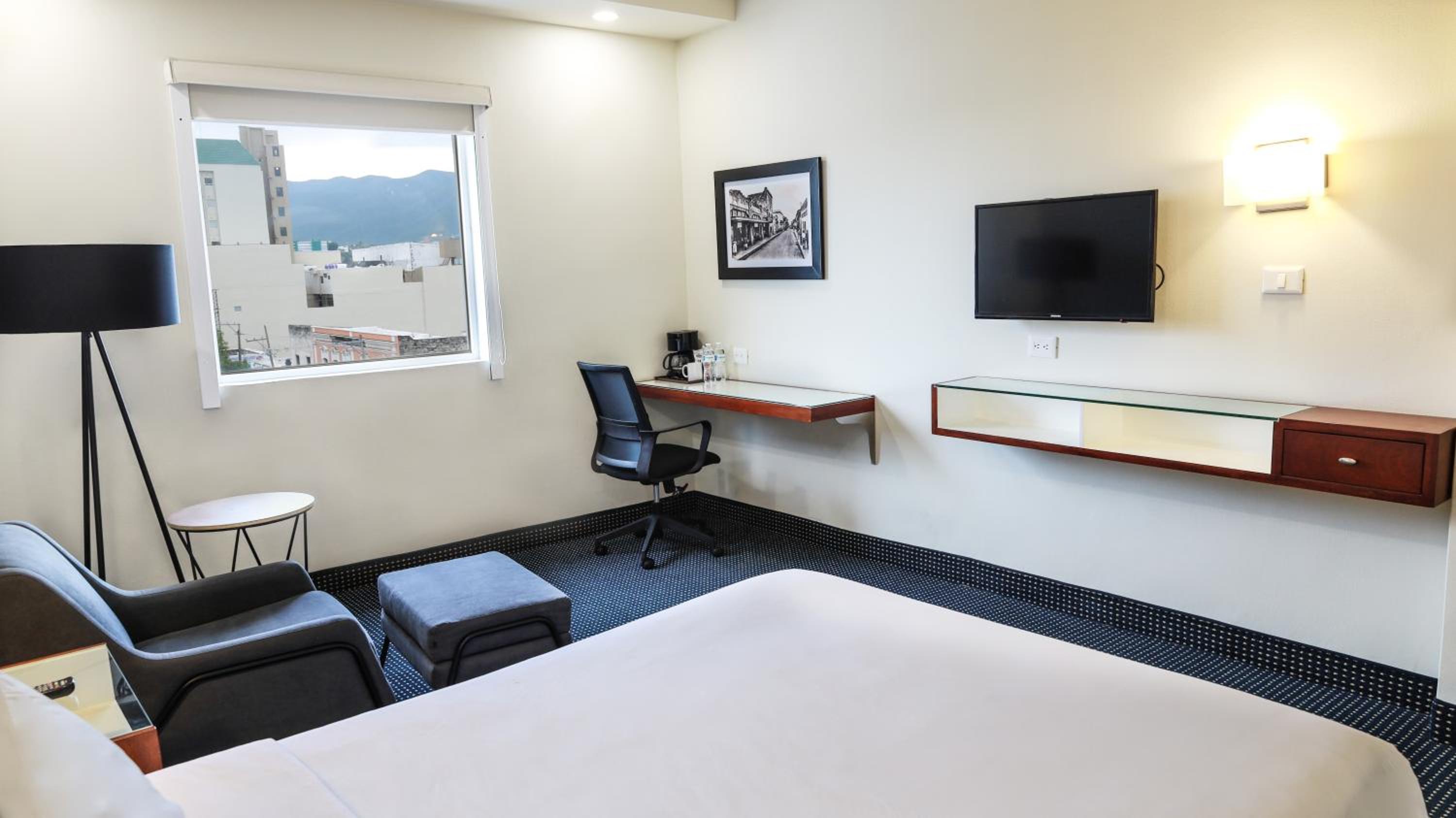 Double Room - Non-Smoking  - Photo 3