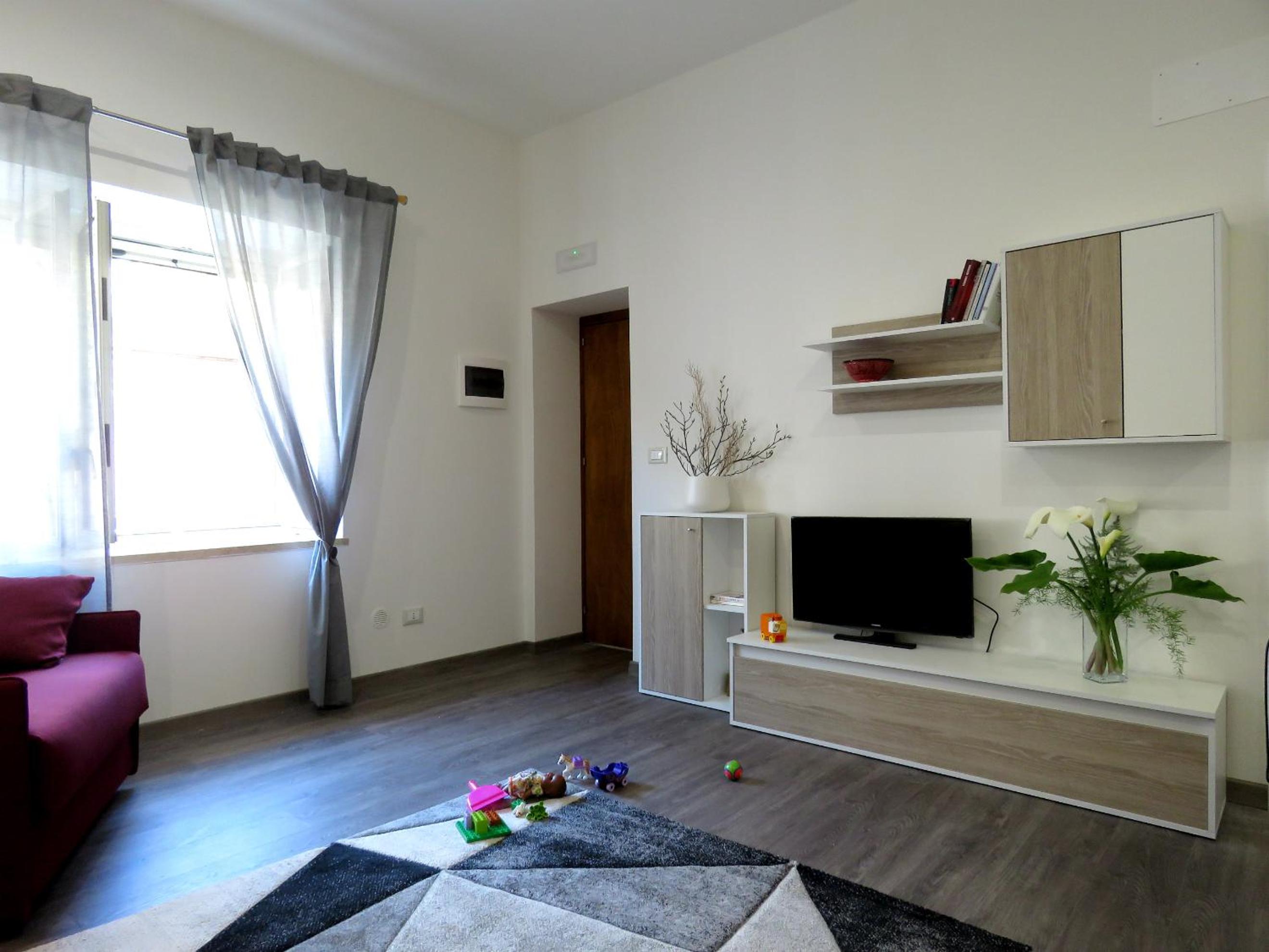 One-Bedroom Apartment photo 2