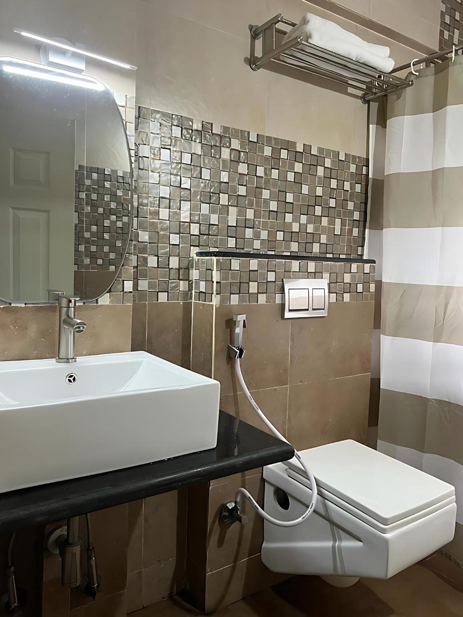 Suite - Photo 3