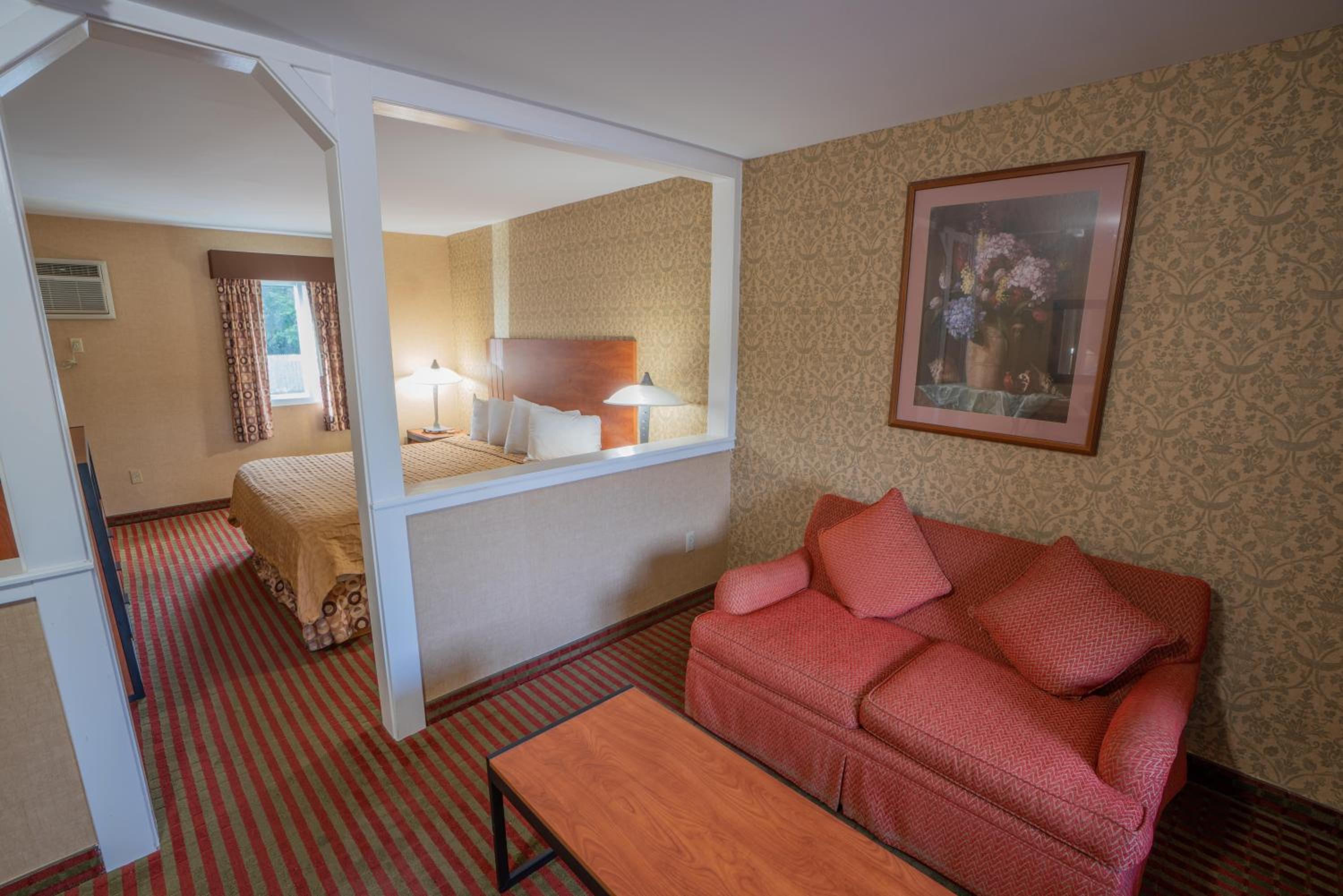 King Suite With Sofa Bed - Non-Smoking photo 2