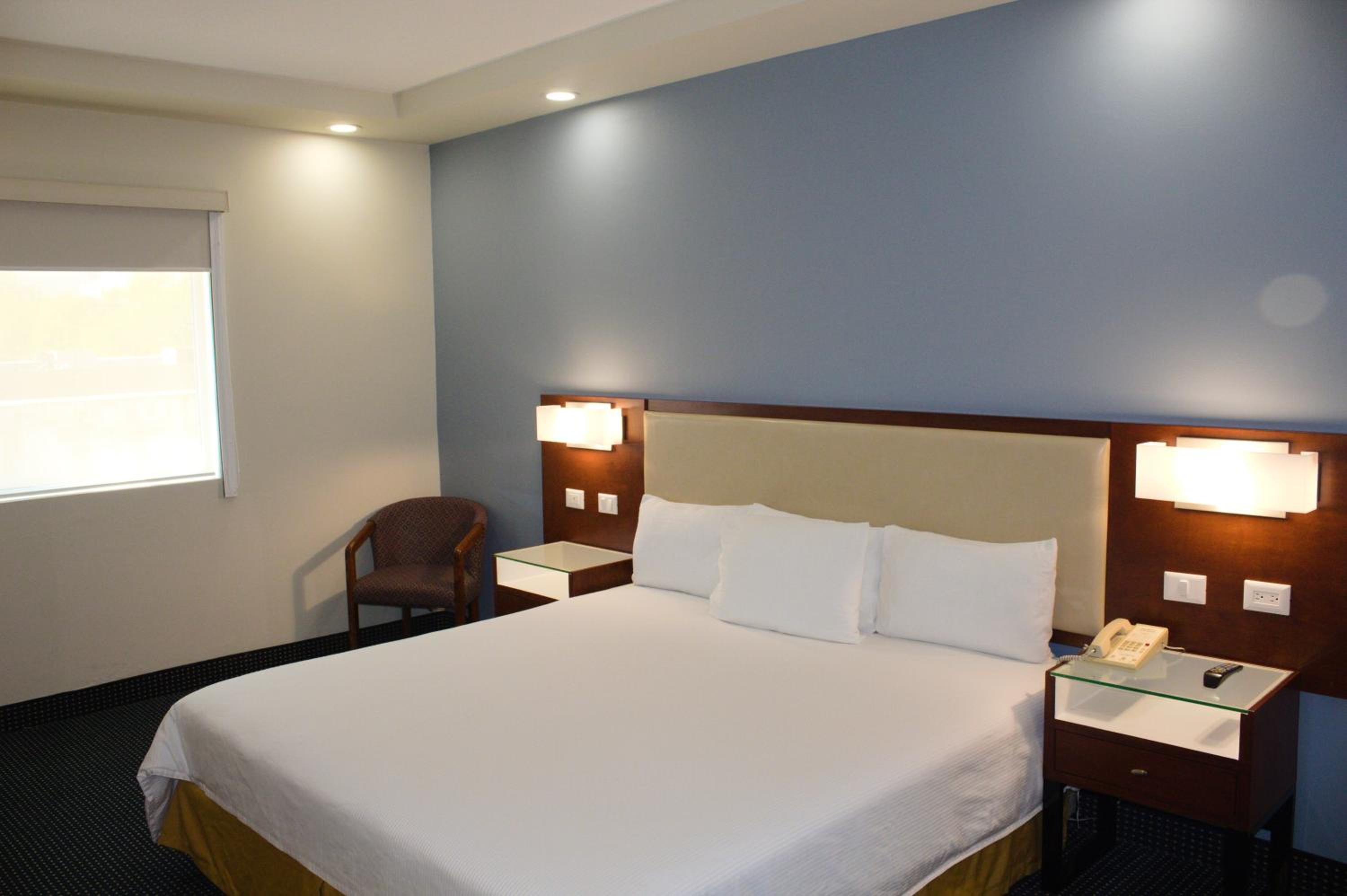 Double Room - Non-Smoking  - Photo 4