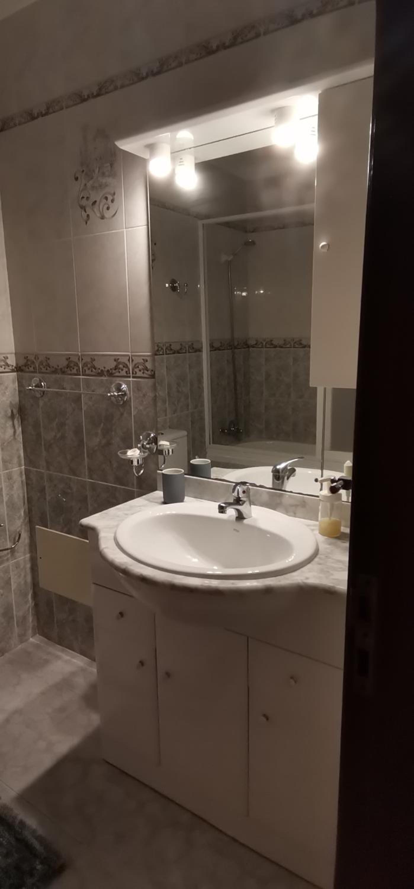 Double Room with Private Bathroom - Photo 5