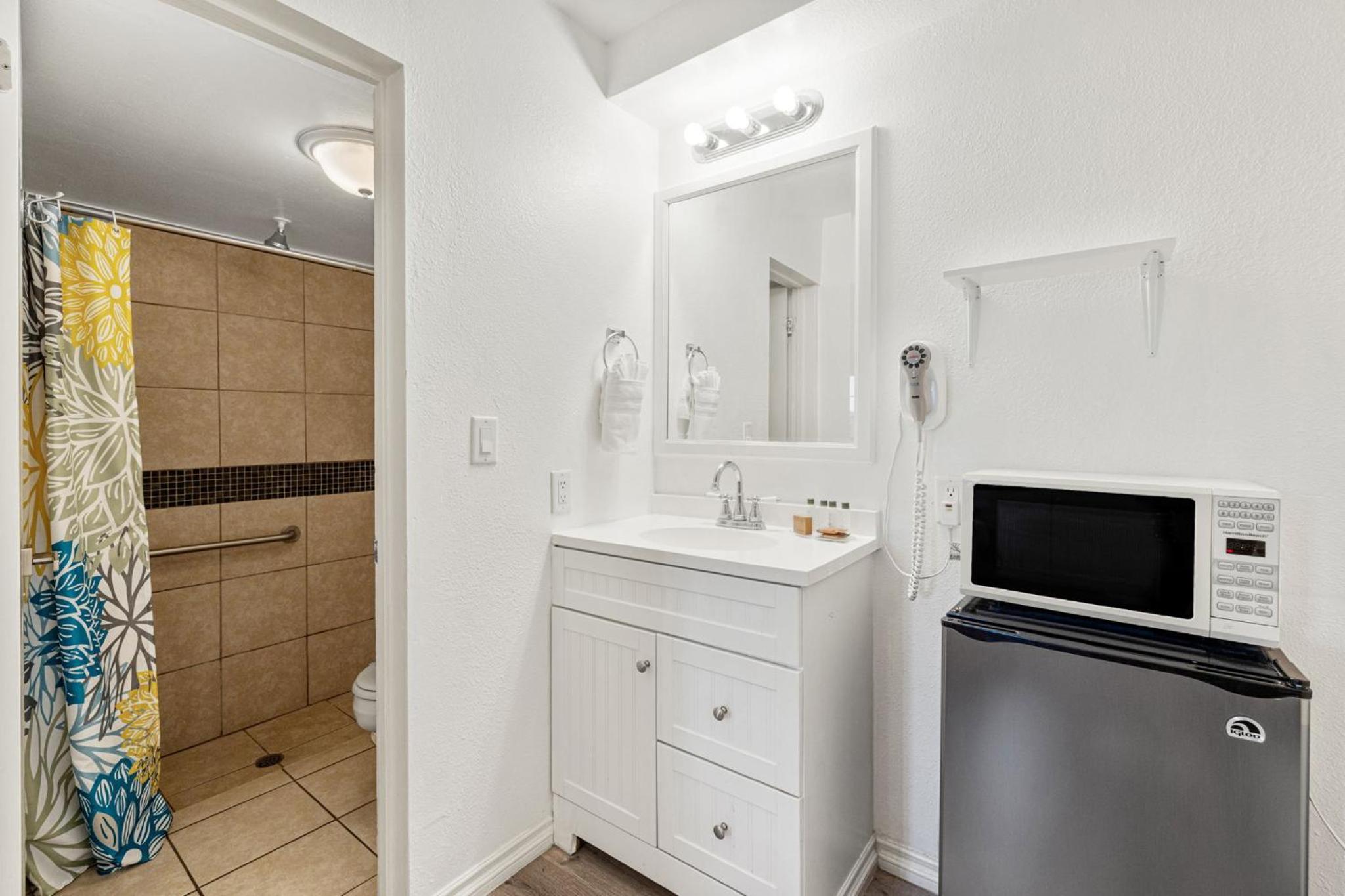 Single Room with Two Doubles photo 2