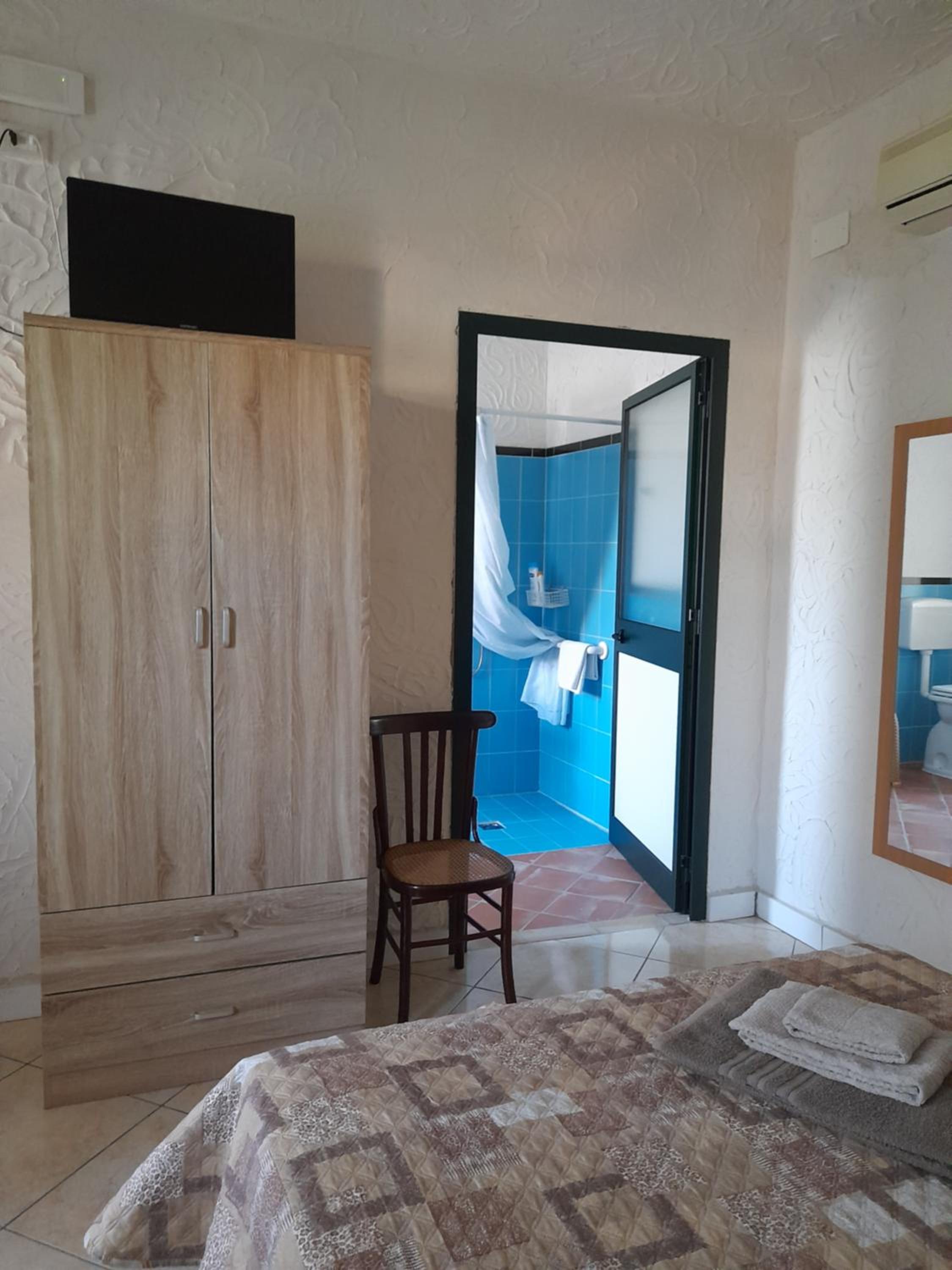 Double Room - Disability Access - Photo 1