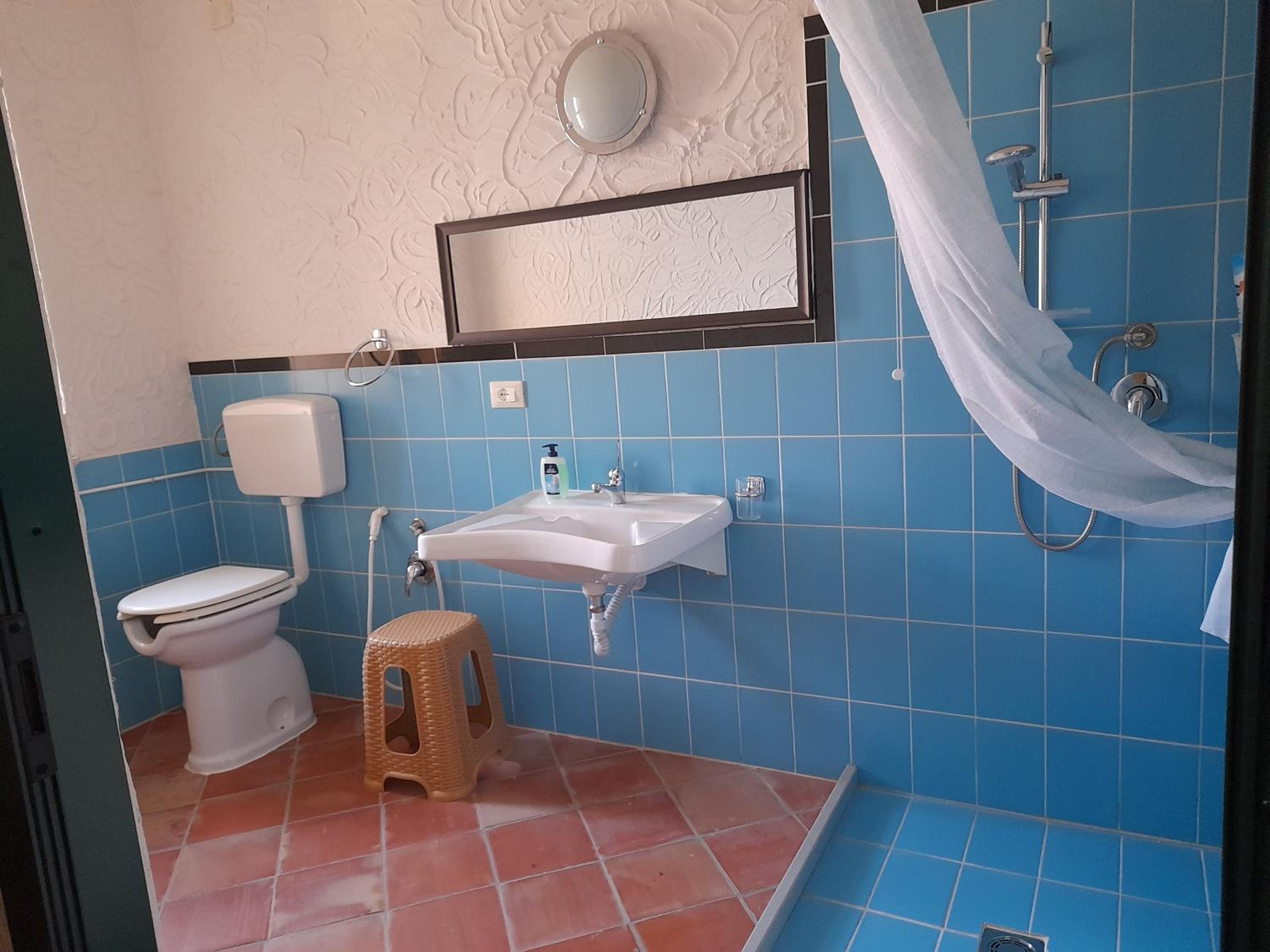 Double Room - Disability Access - Photo 4