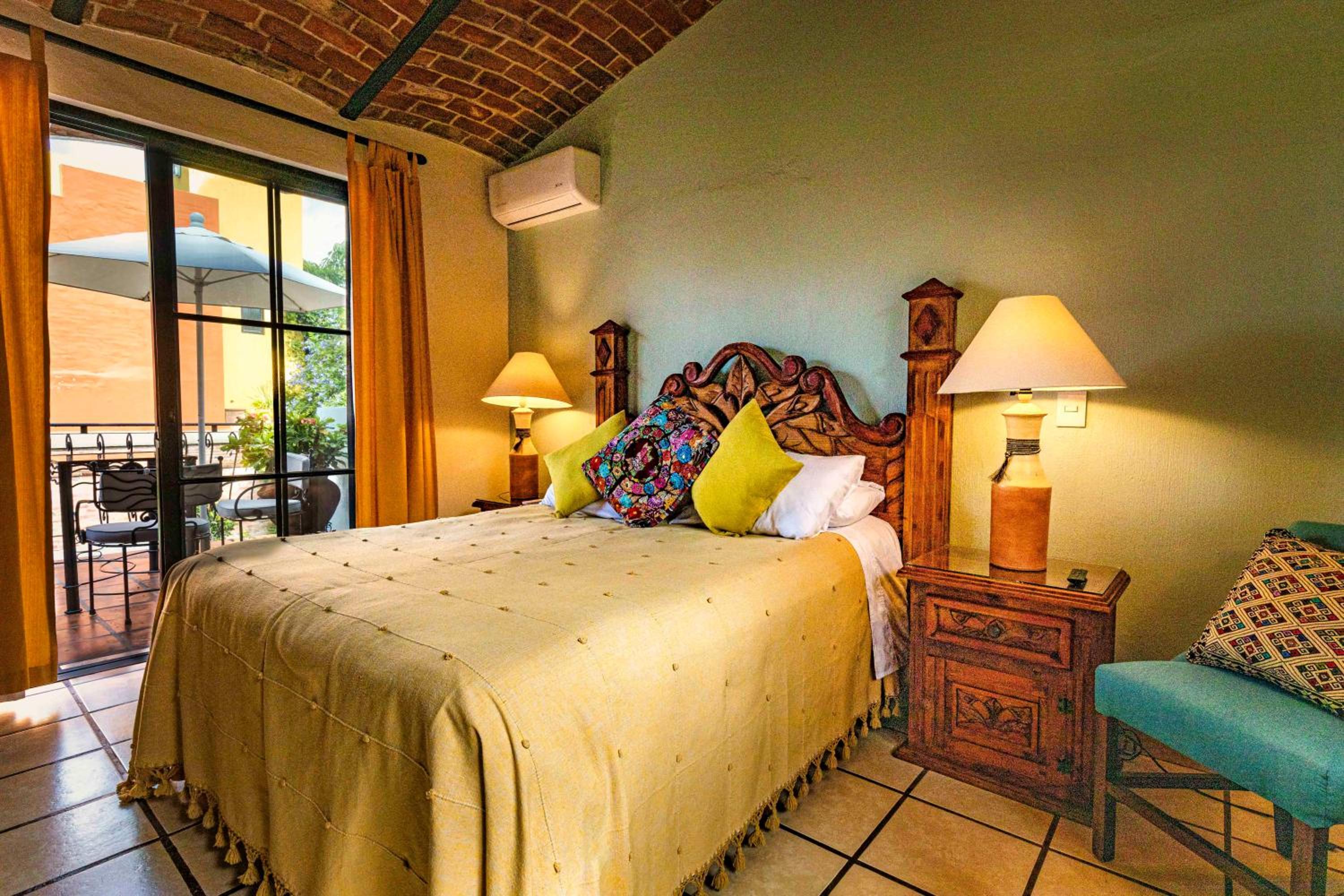 Deluxe Queen Room