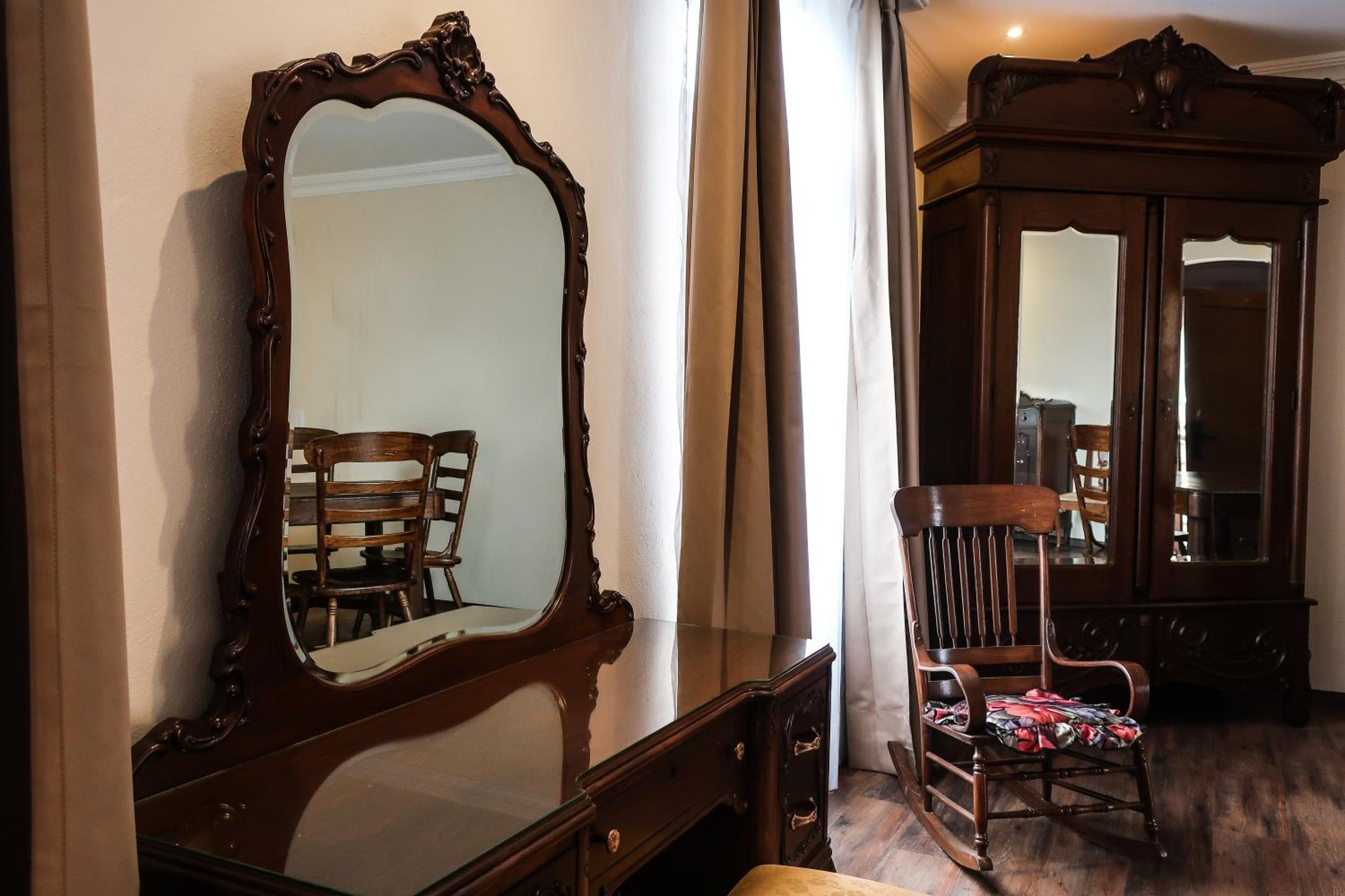Suite - Photo 5