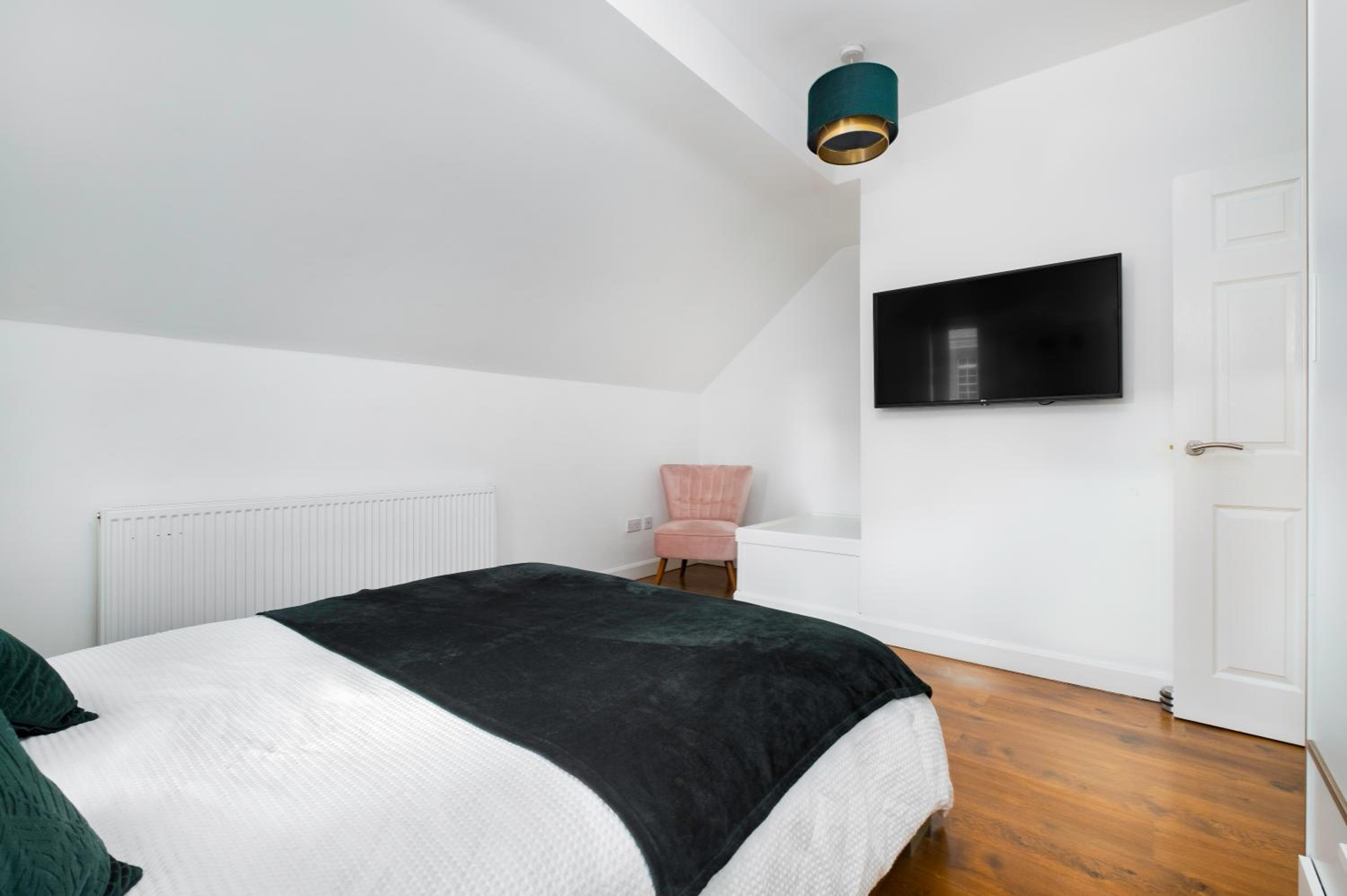One-Bedroom Apartment - Photo 10