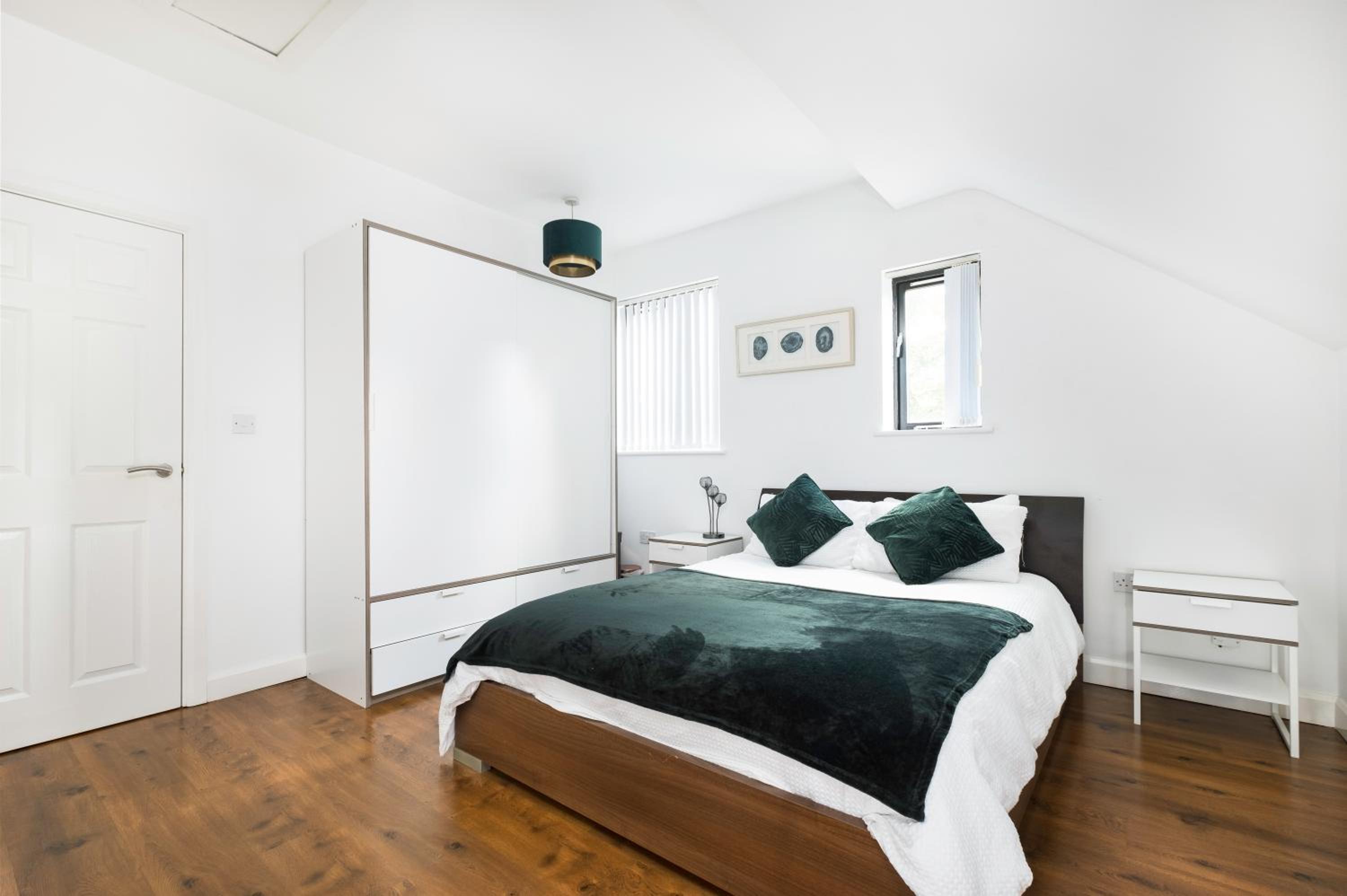 One-Bedroom Apartment - Photo 11