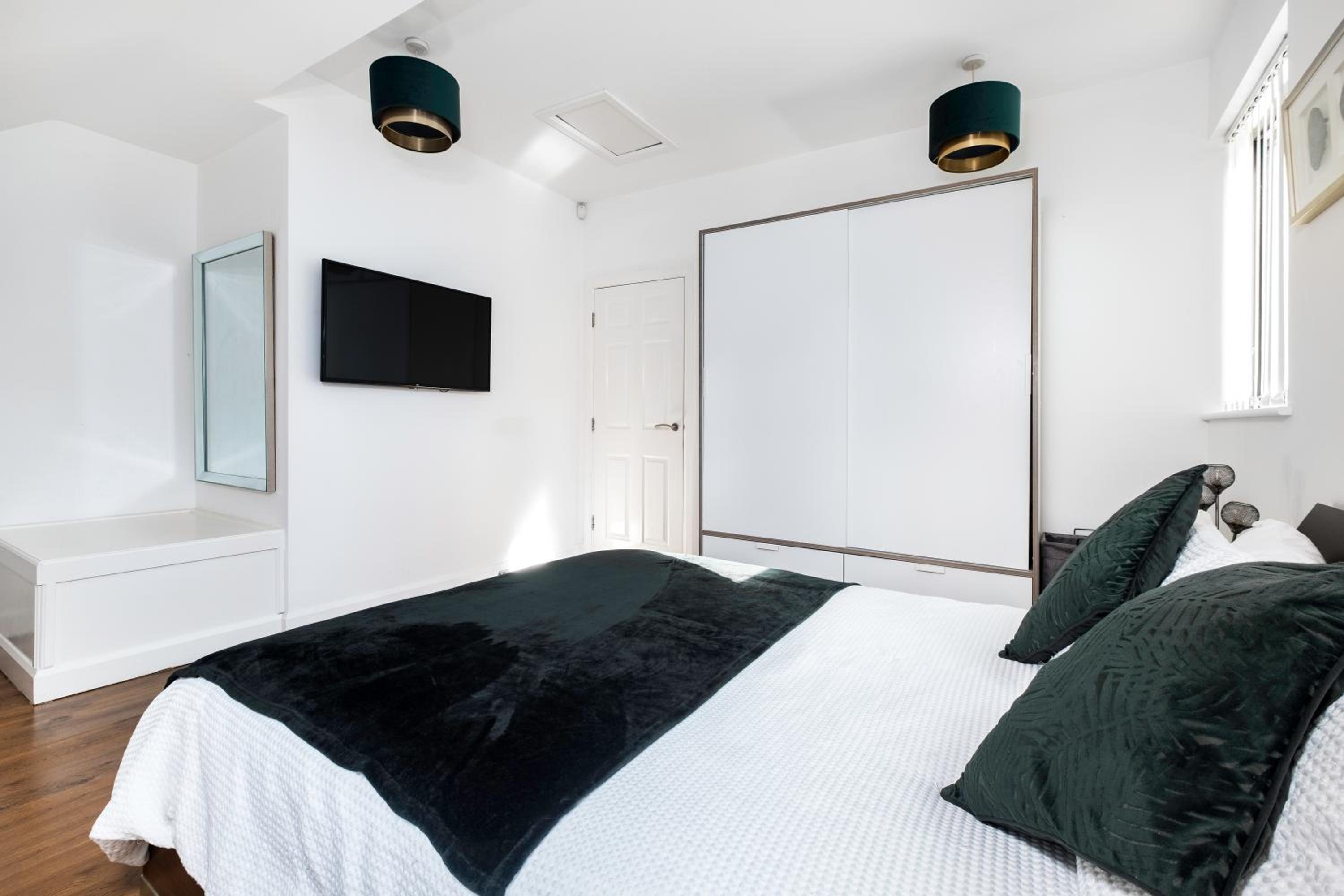 One-Bedroom Apartment - Photo 25