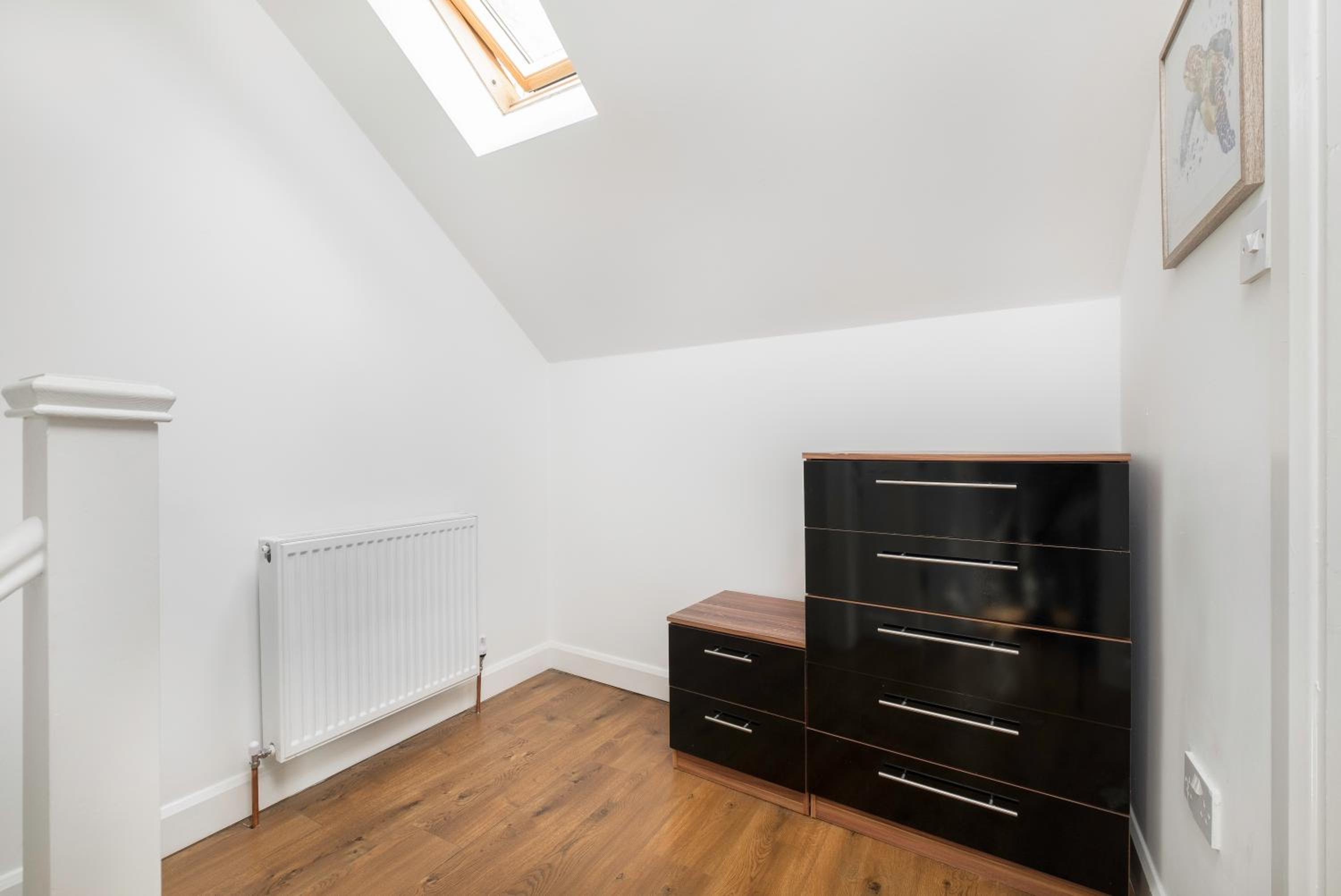 One-Bedroom Apartment - Photo 17