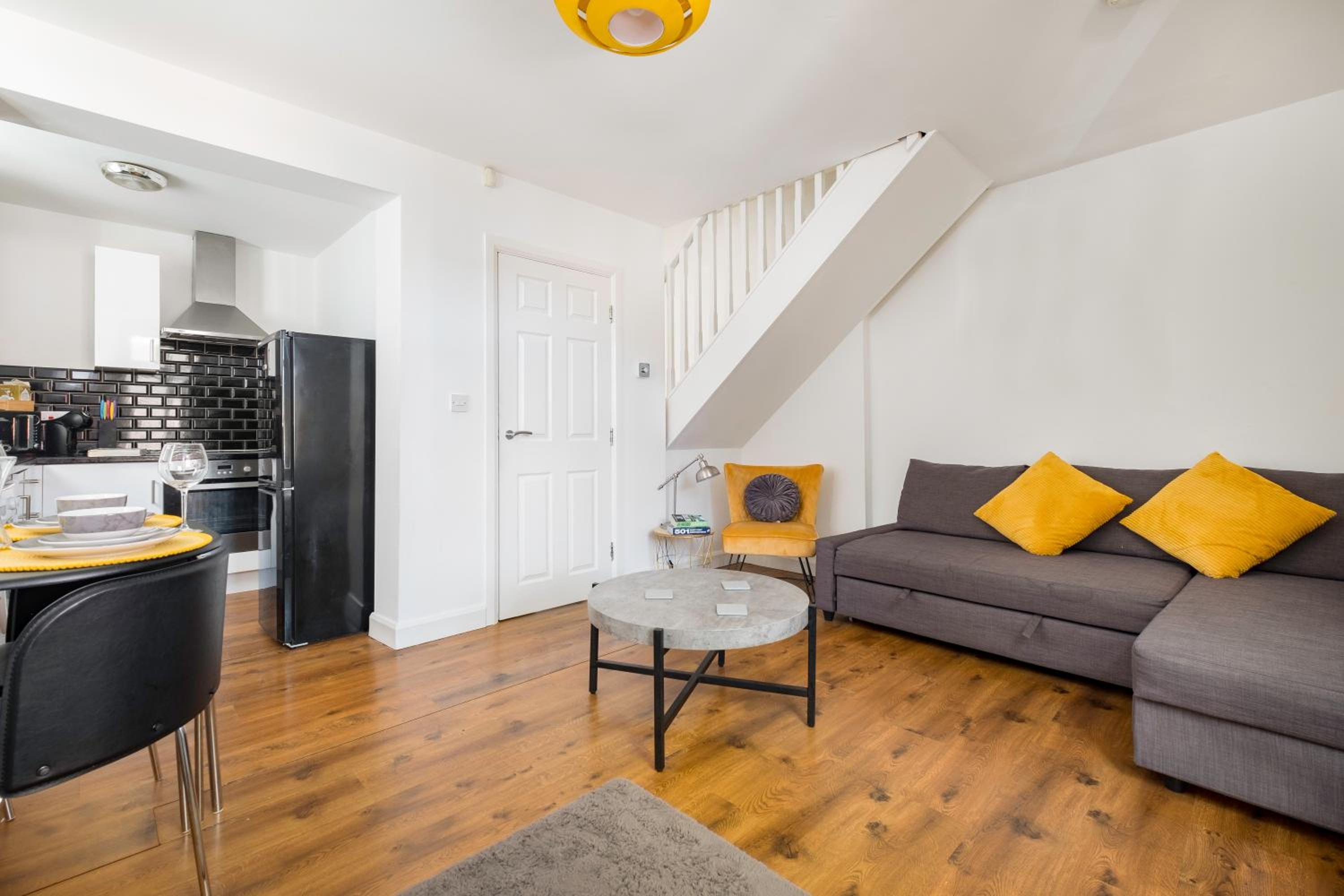 One-Bedroom Apartment - Photo 19