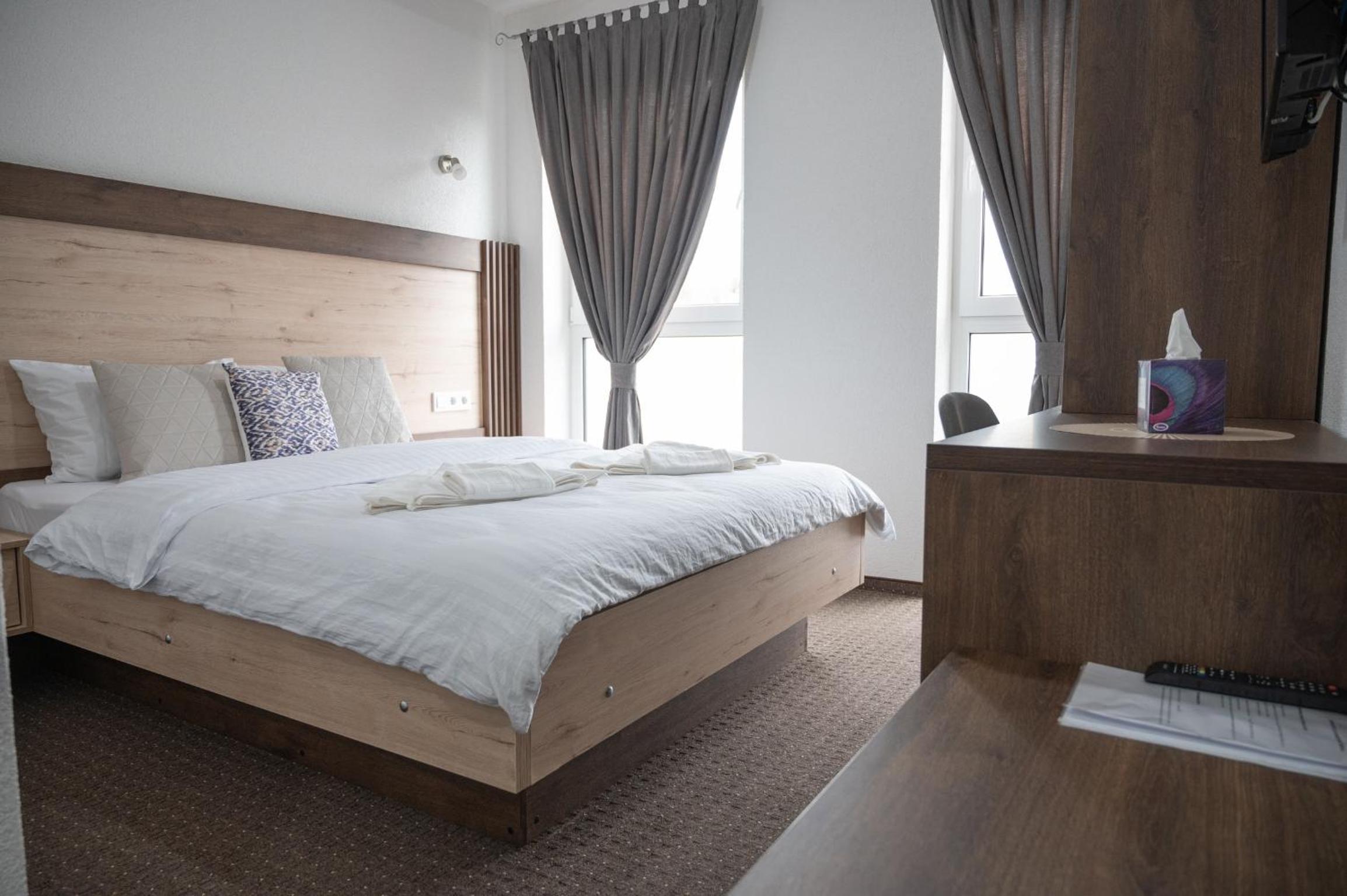 Deluxe Double Room with Shower