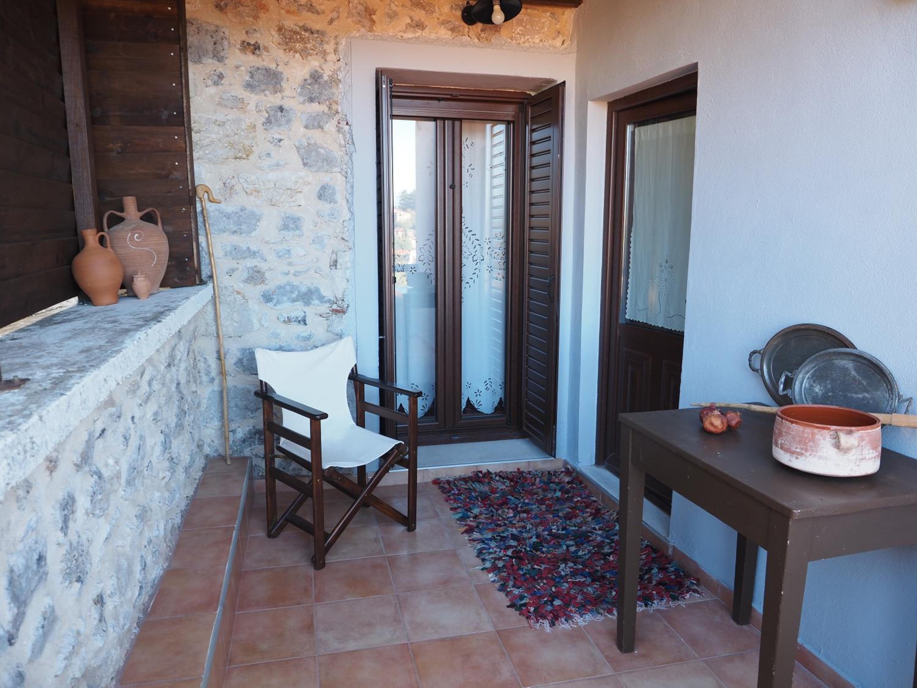 Two-Bedroom House - Photo 10