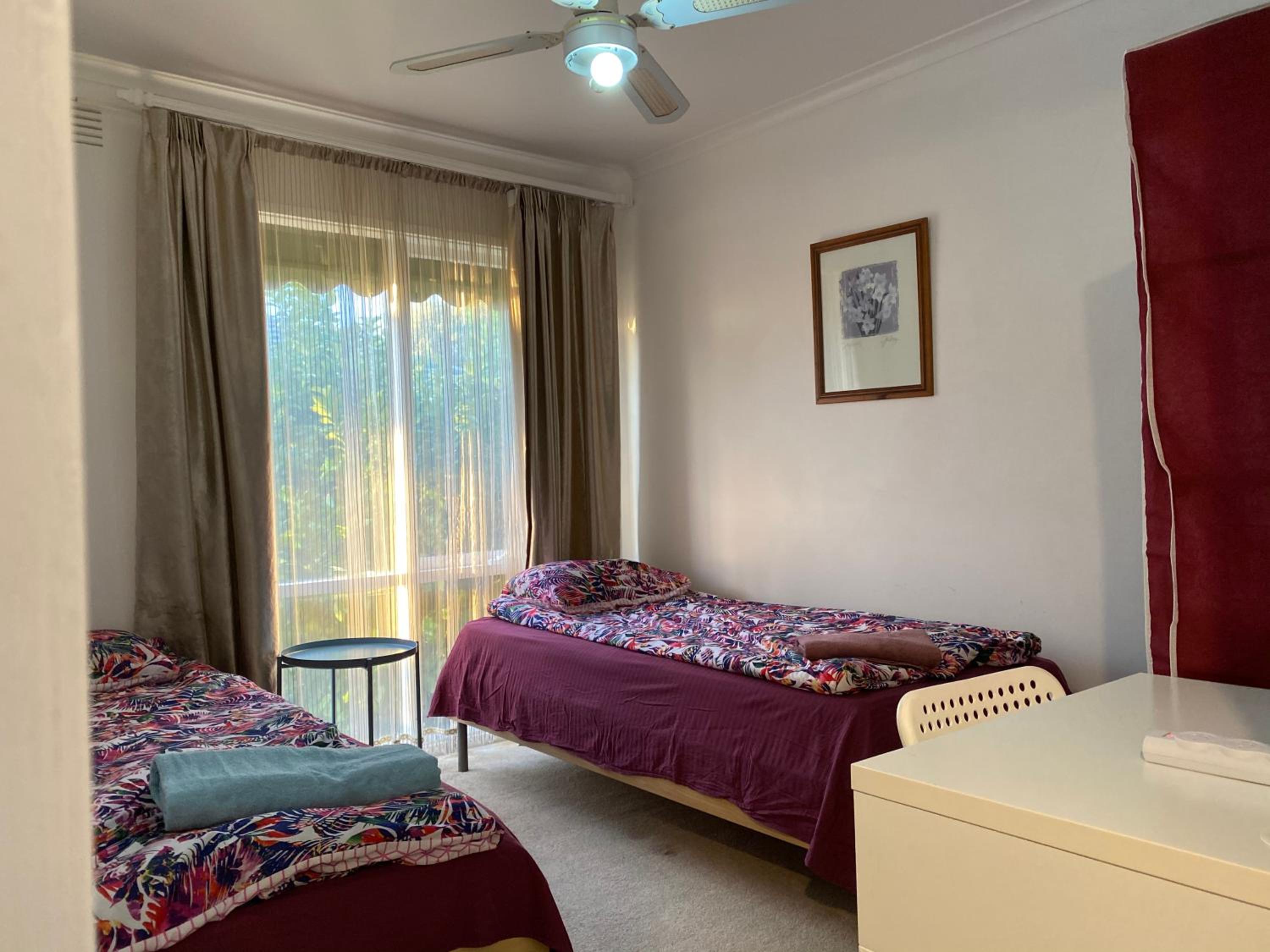 Standard Twin Room with Shared Bathroom photo 1