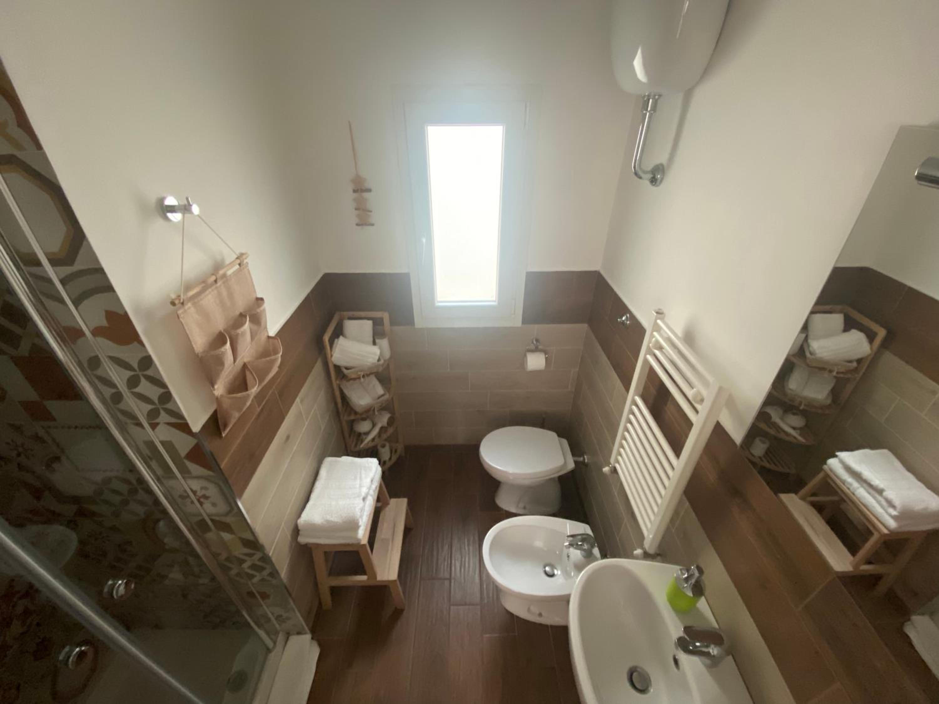 One-Bedroom House - Photo 21