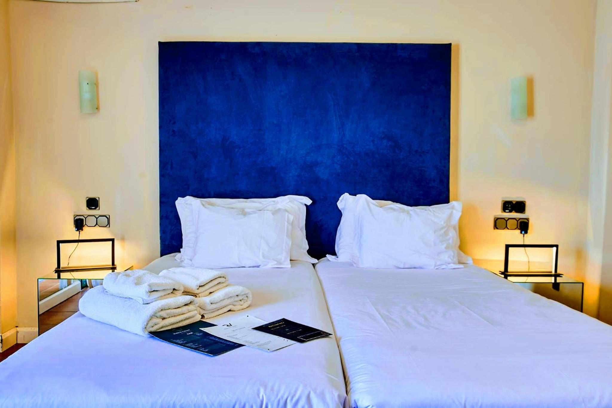 Deluxe Twin Room - Photo 2