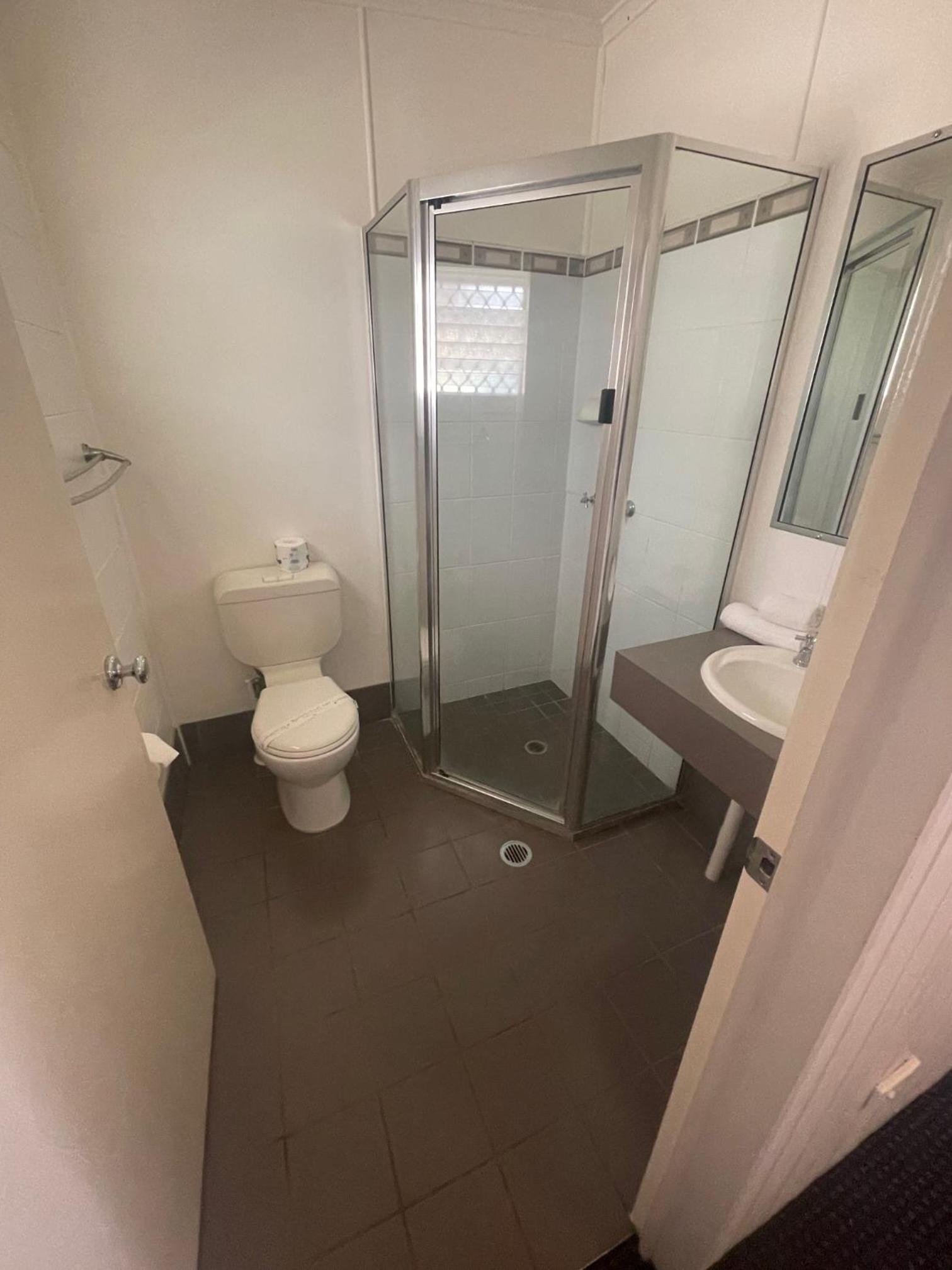 Budget Double Room photo 3