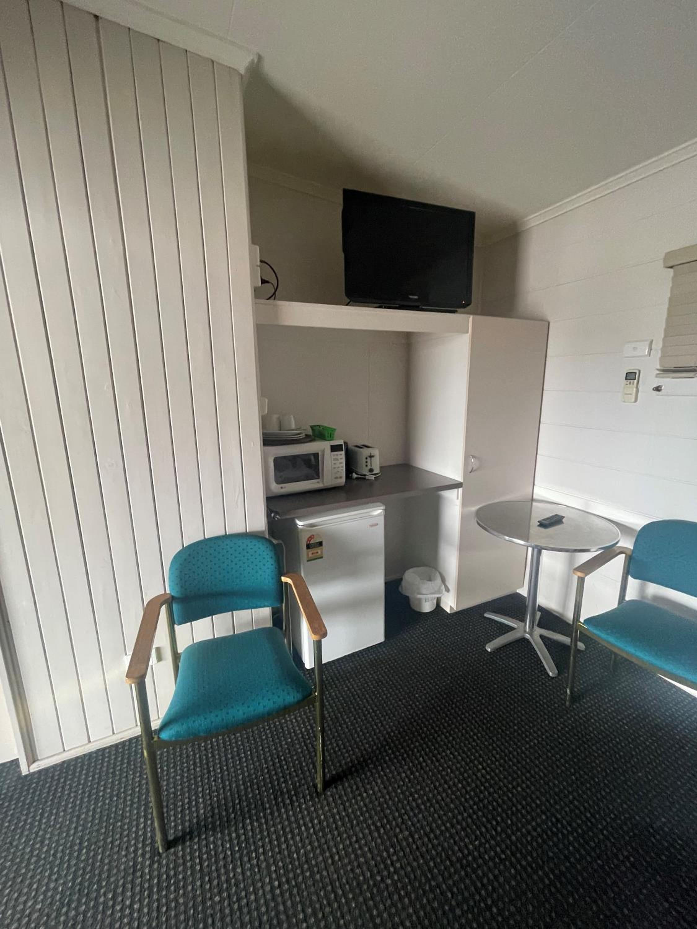Budget Double Room photo 2