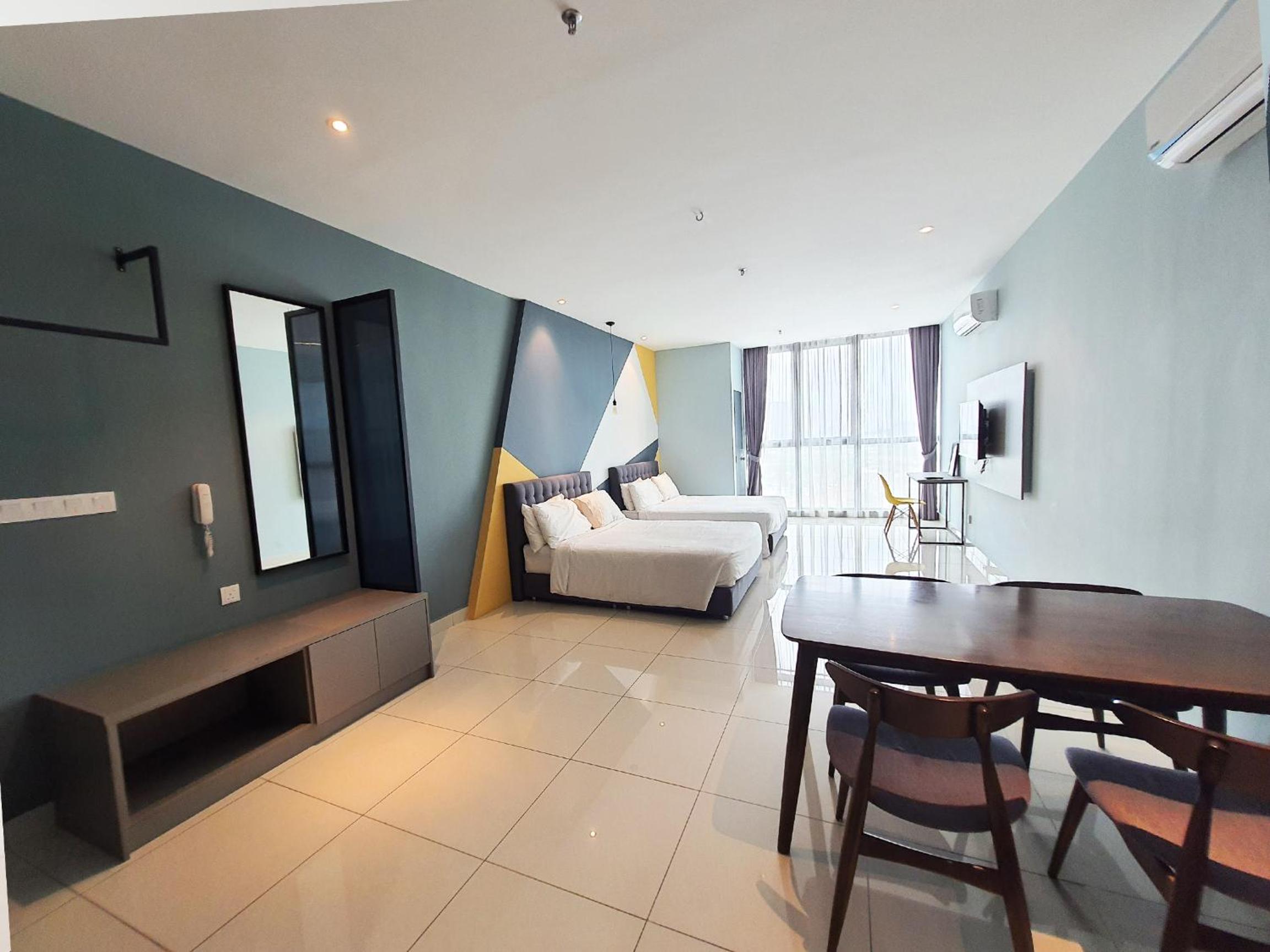 One-Bedroom Apartment photo 1