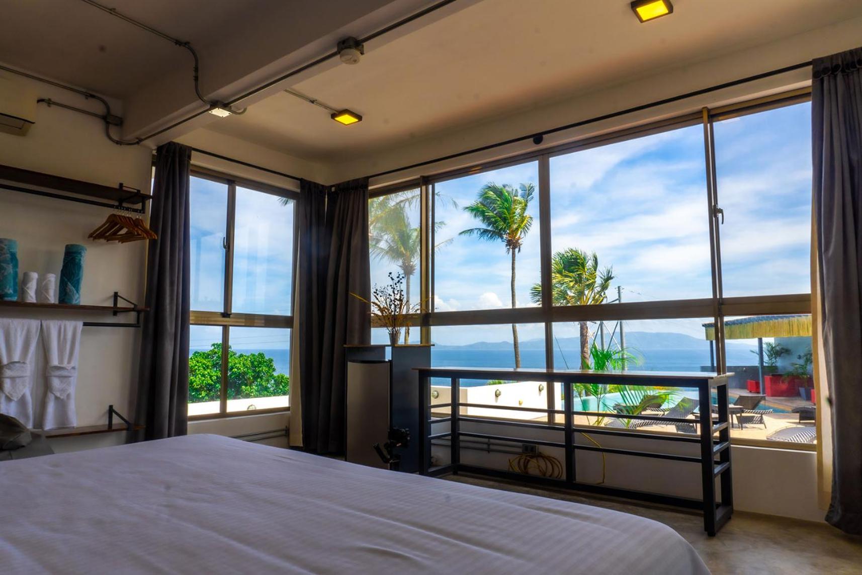 Deluxe King Suite - Photo 9