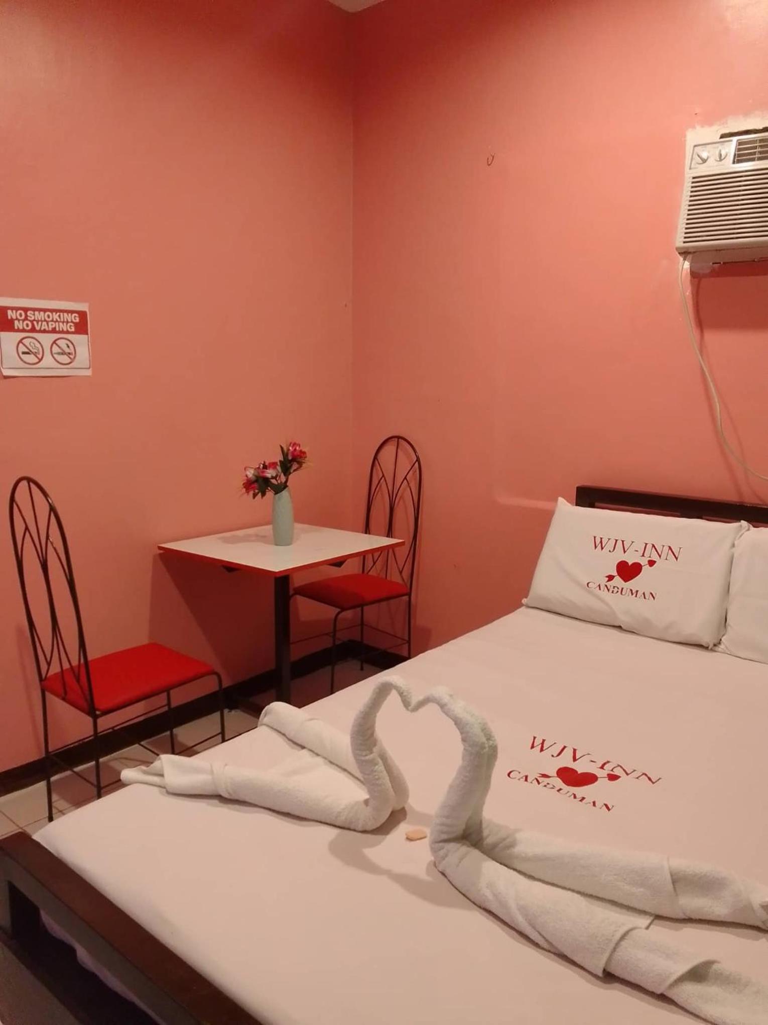Budget Double Room photo 3