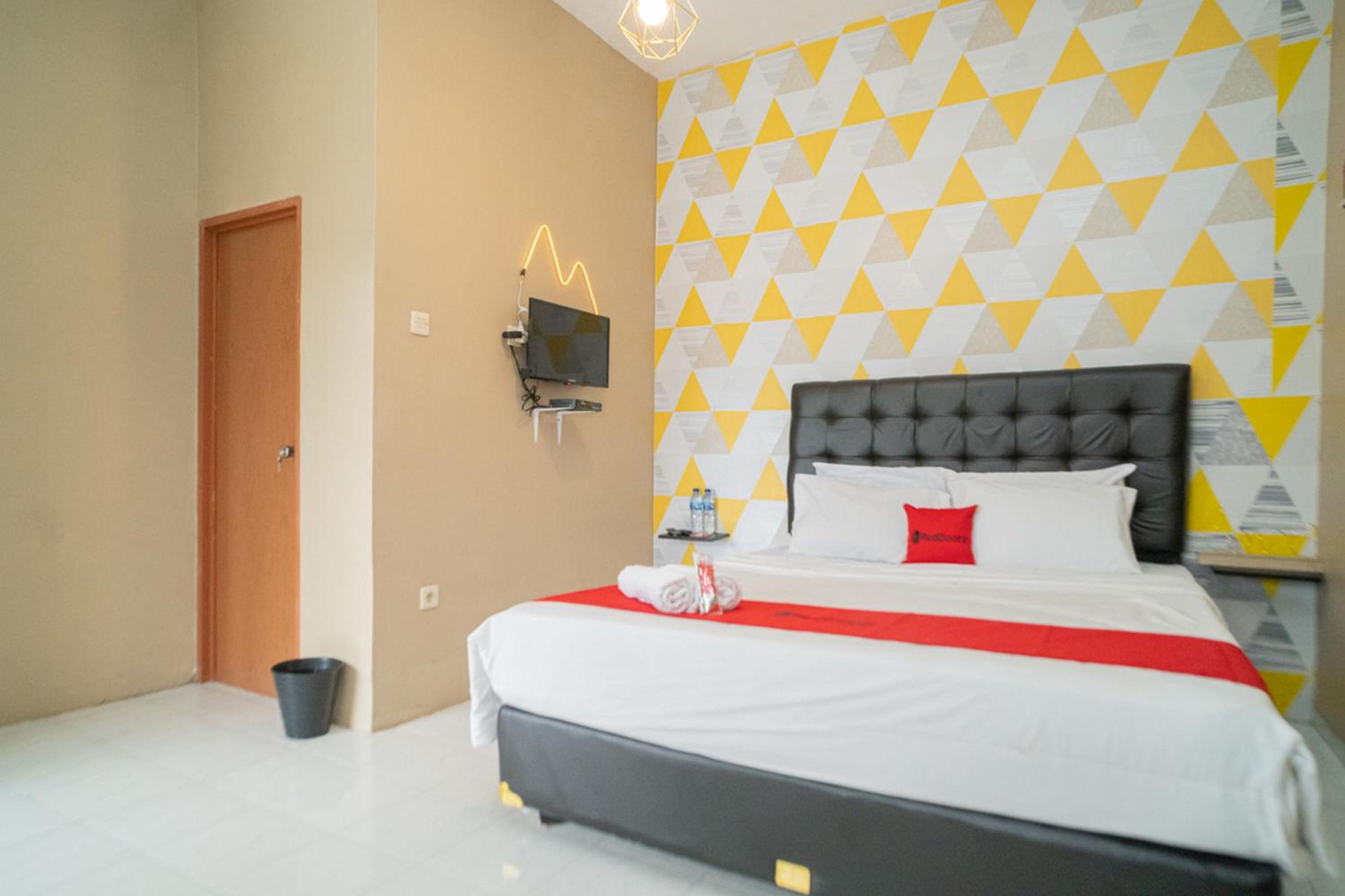 Deluxe Room - Photo 1